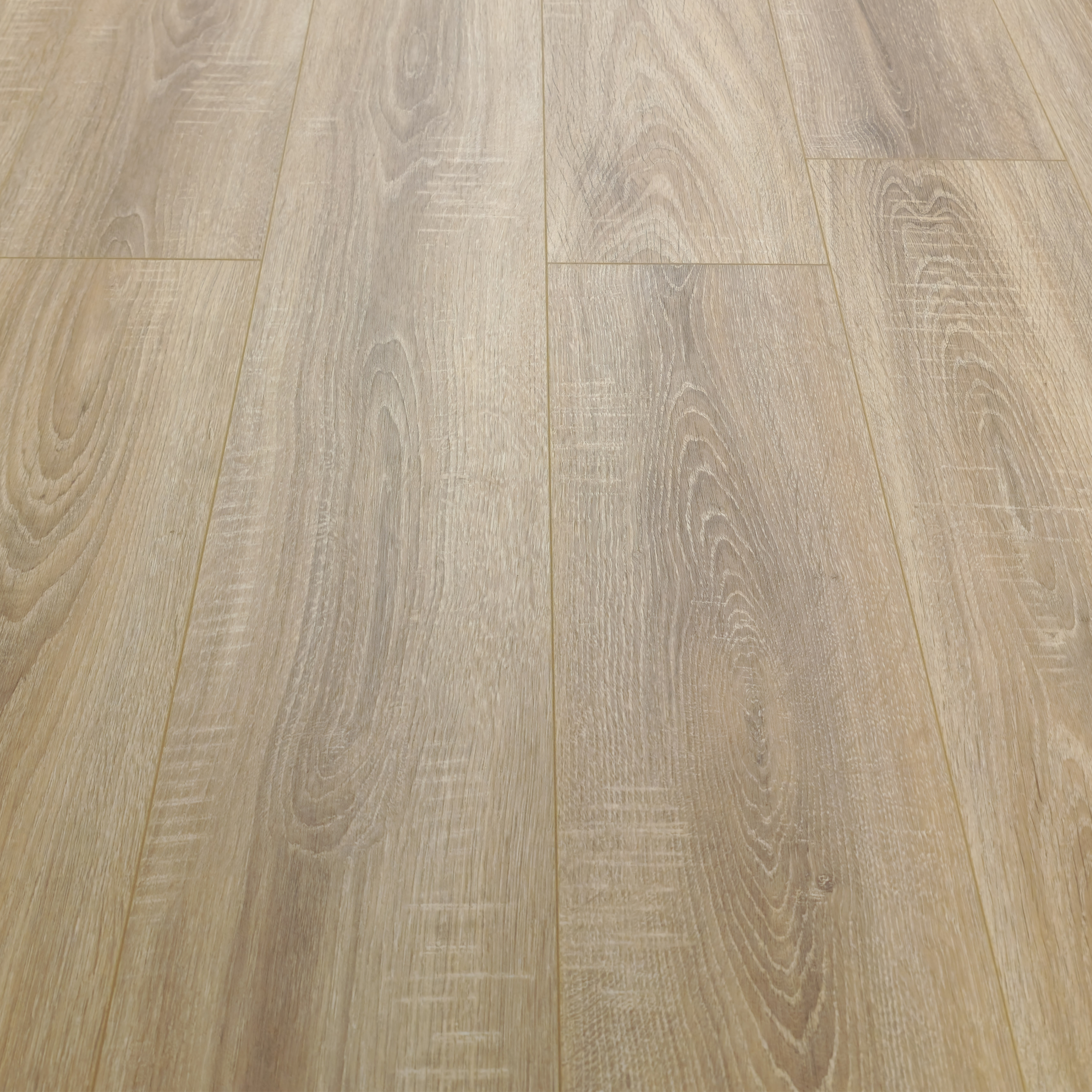 caramel-oak-luxury-8mm-waterproof-laminate-flooring-17