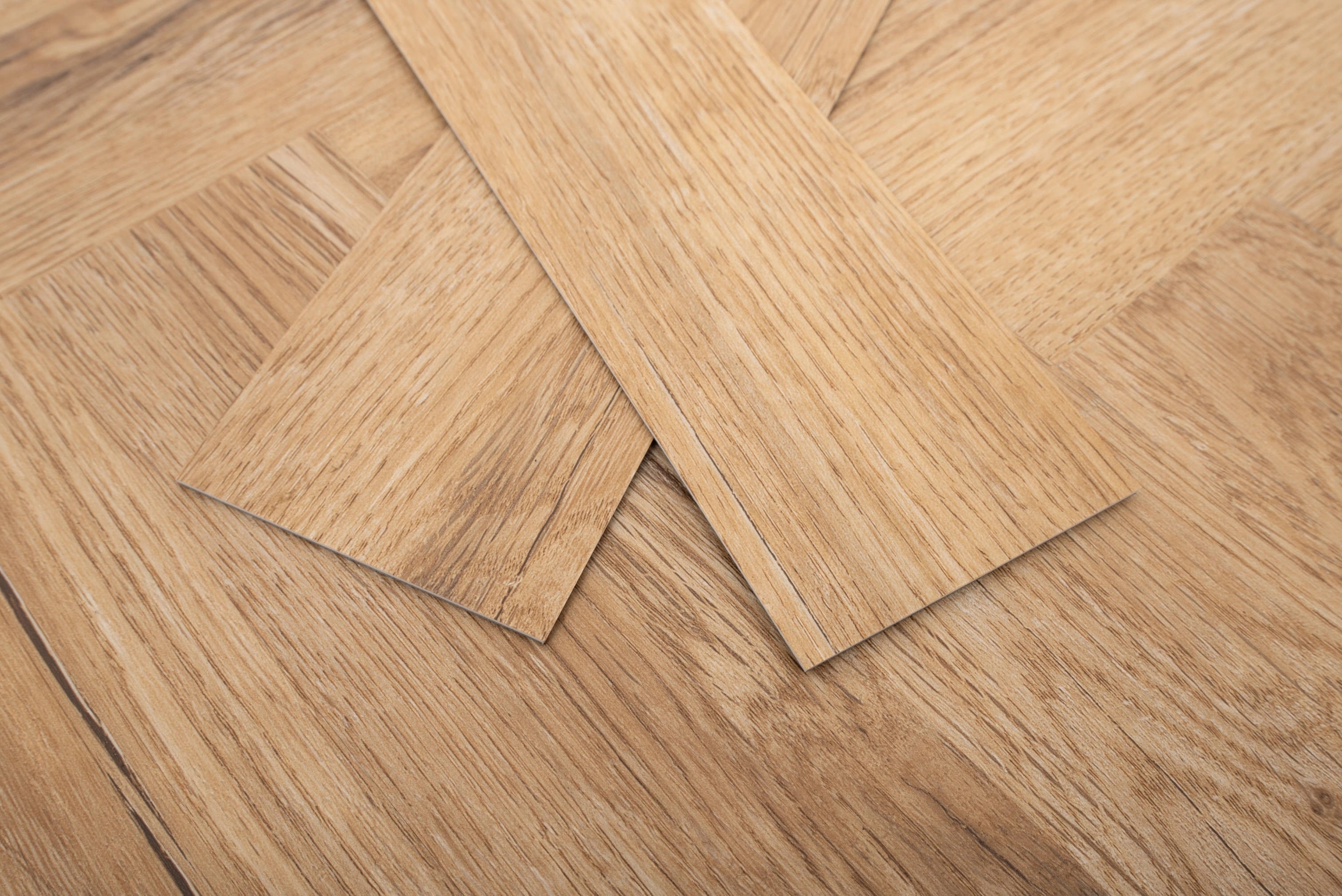 alba-moonlight-oak-herringbone-2mm-waterproof-glue-down-lvt-5