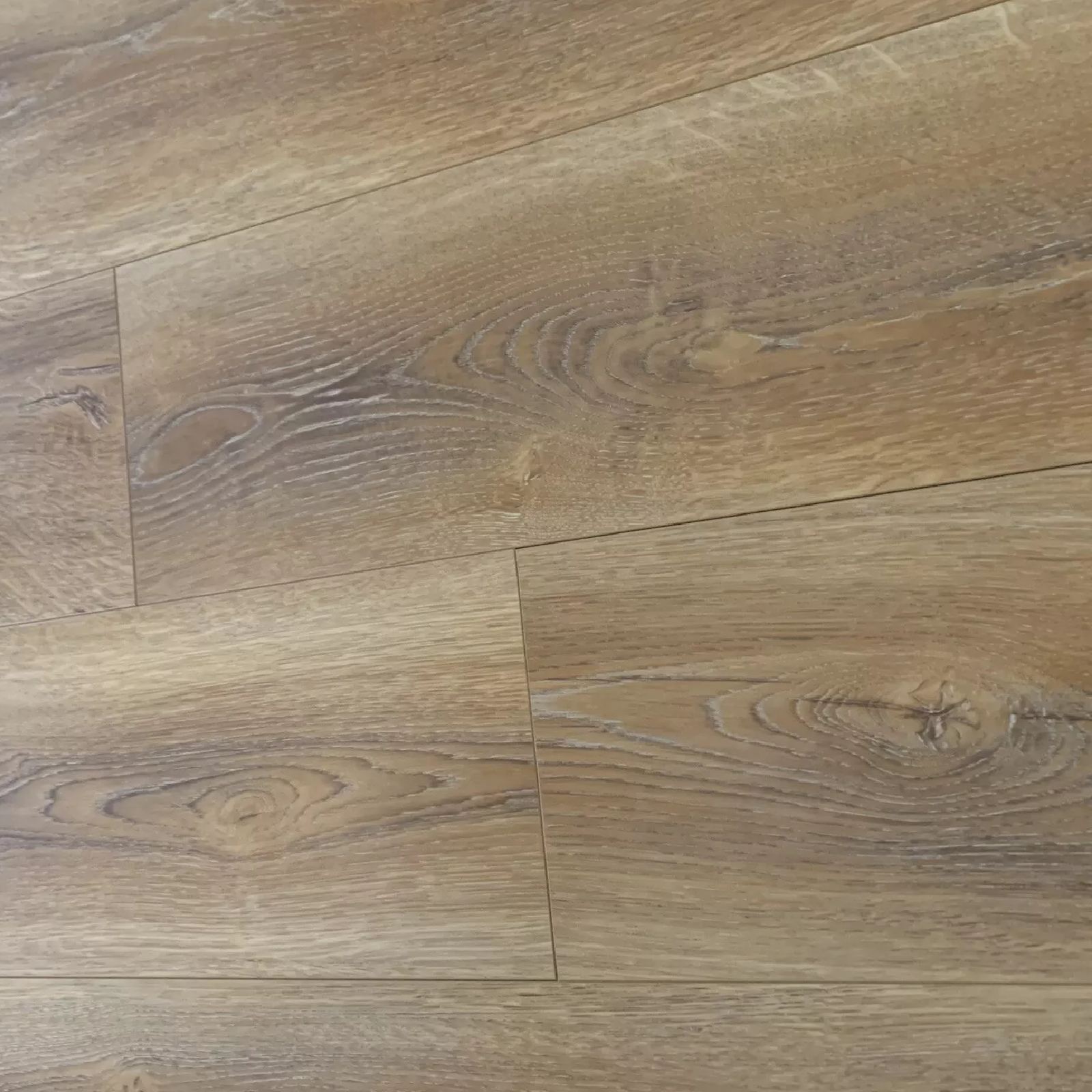 high-gloss-barrel-8mm-laminate-flooring-6