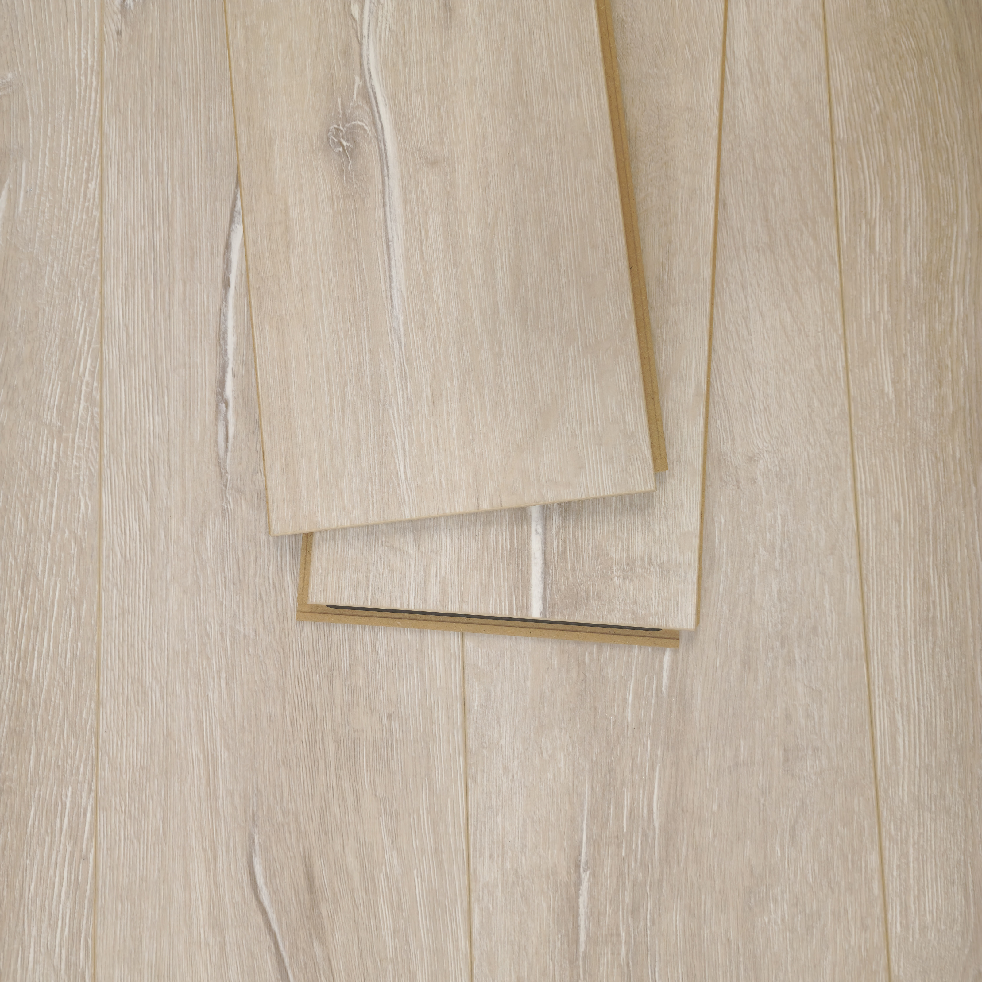 luma-oak-luxury-8mm-waterproof-laminate-flooring-15