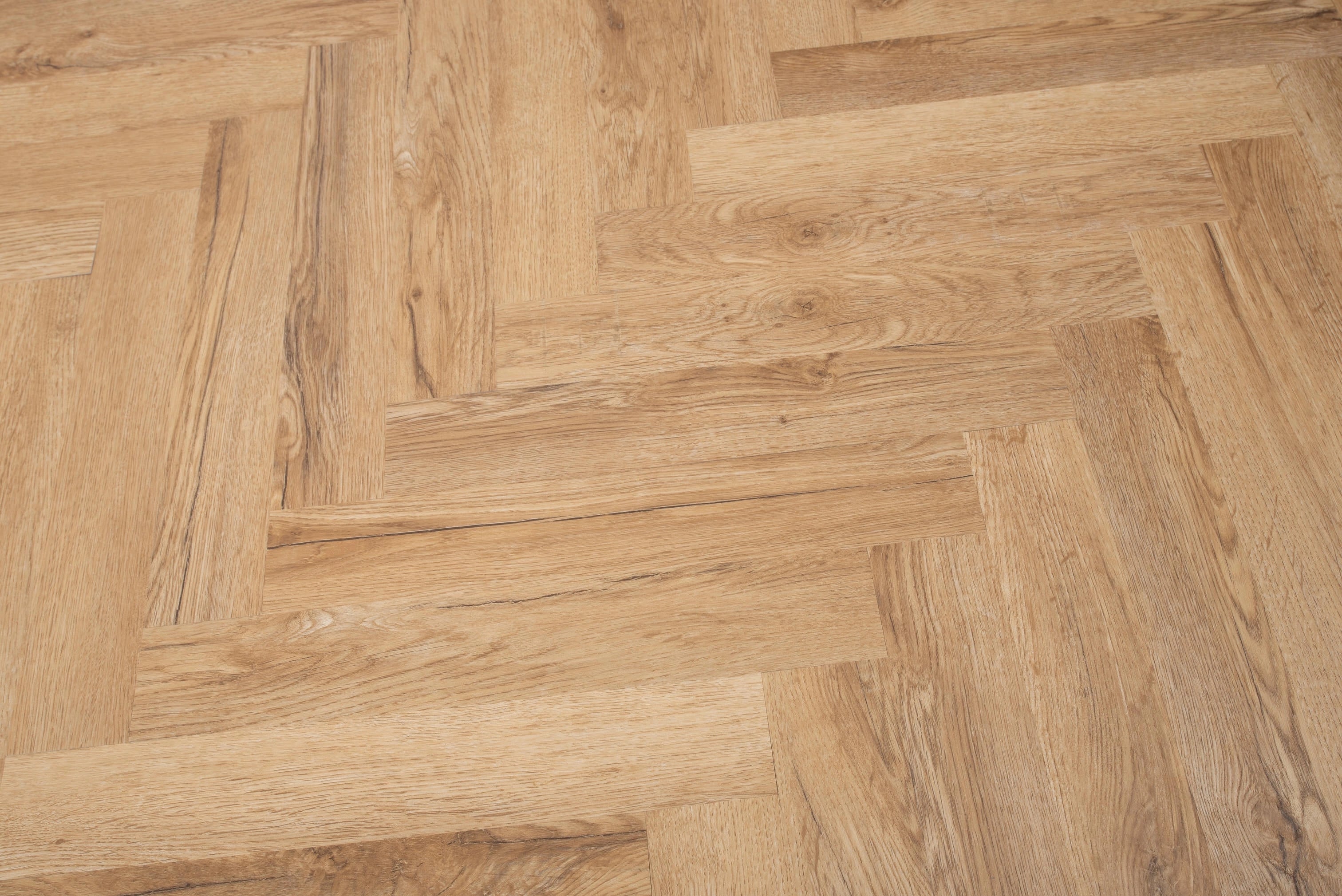 alba-moonlight-oak-herringbone-2mm-waterproof-glue-down-lvt-2
