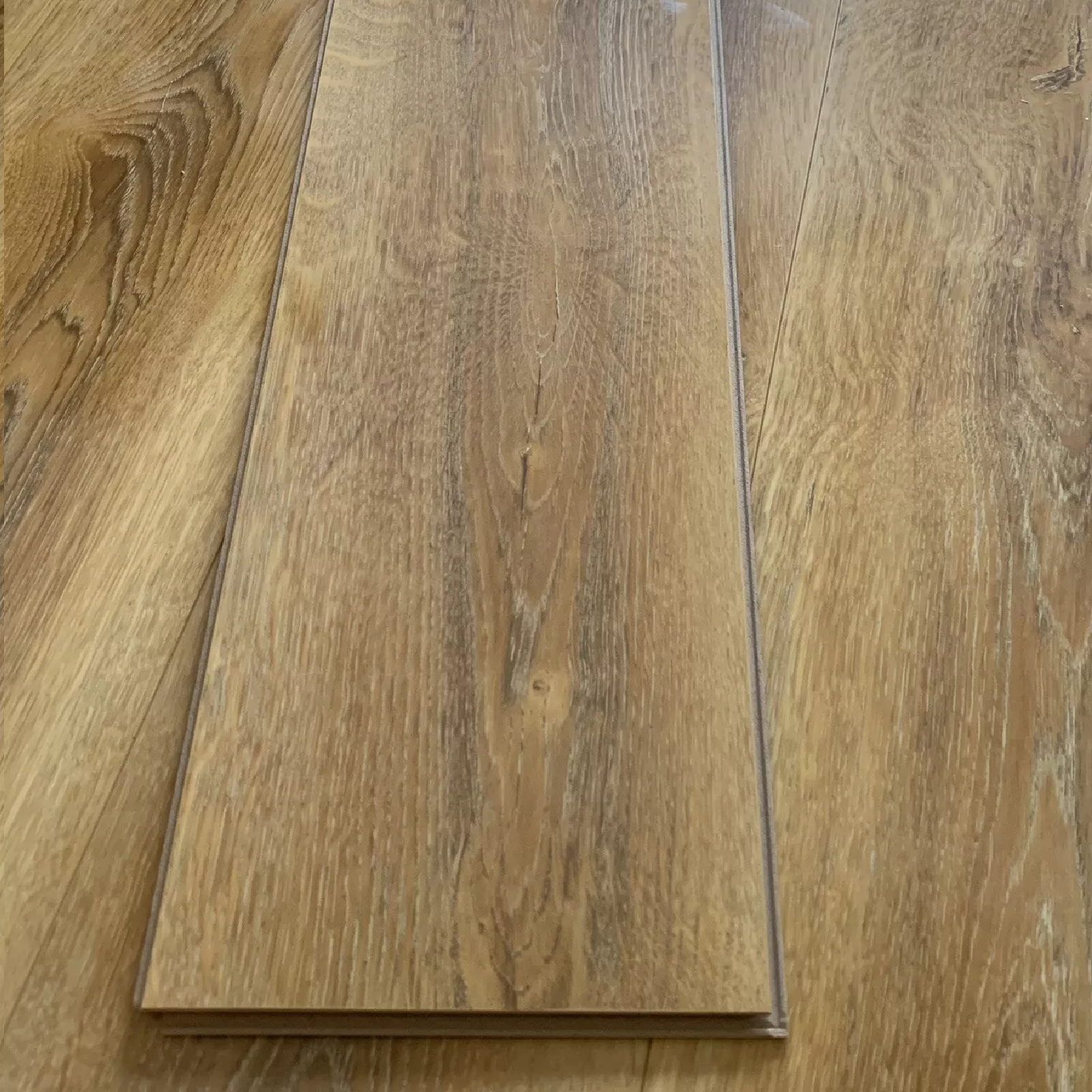 high-gloss-barrel-8mm-laminate-flooring-8