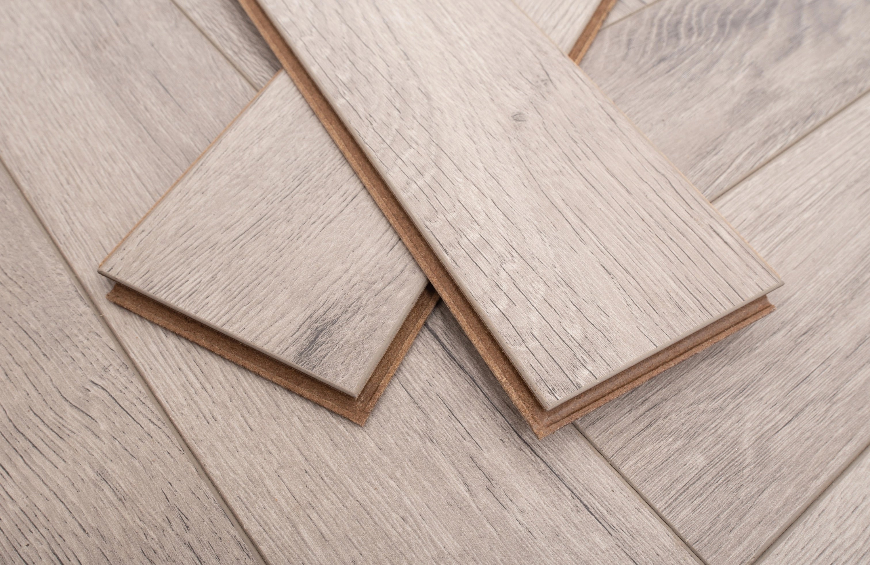 kingsley-8mm-grey-oak-herringbone-laminate-flooring-5