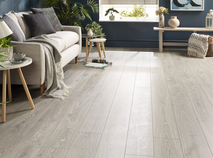 horizon-12mm-urban-mist-oak-laminate-flooring-1