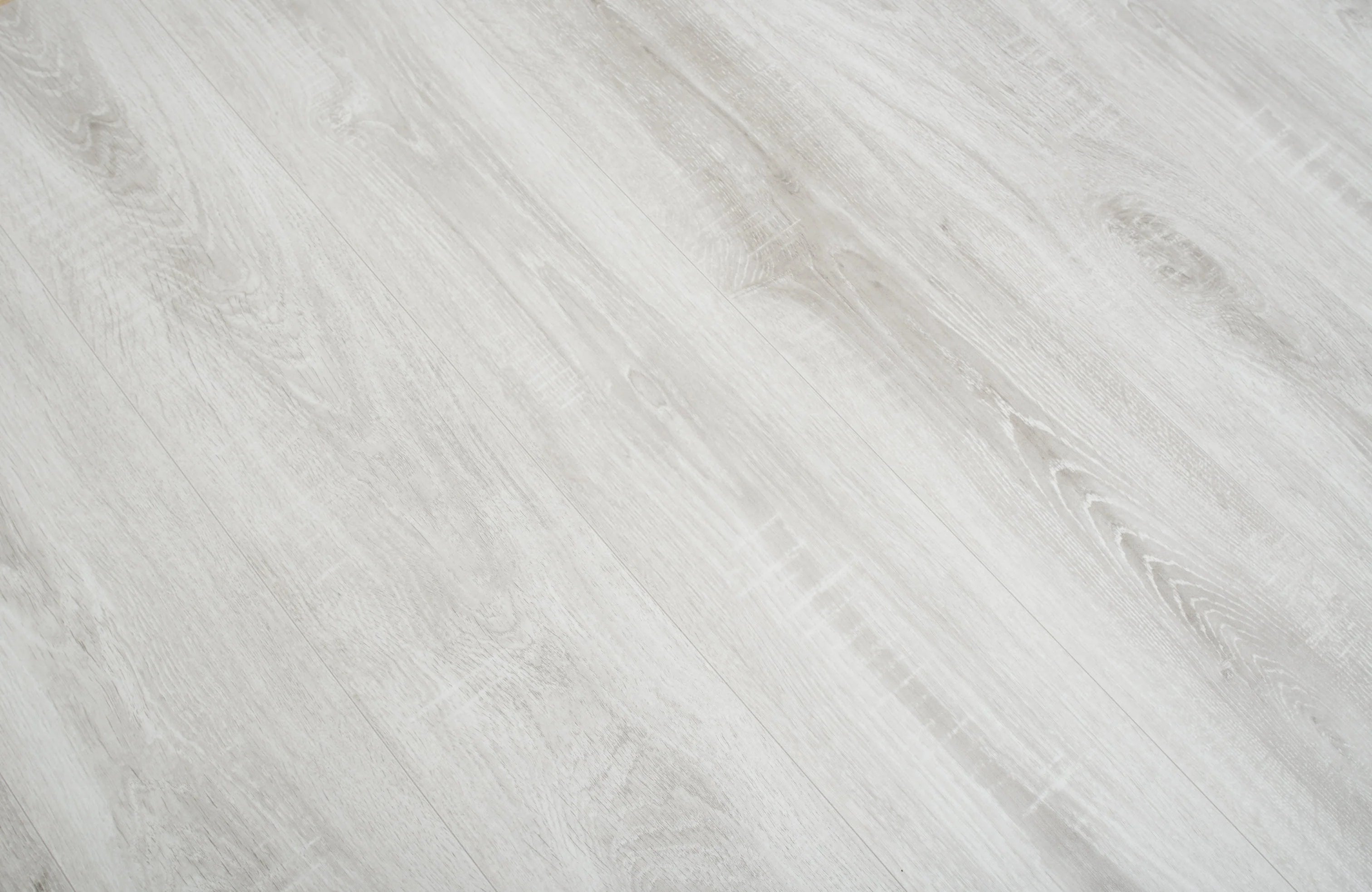 amberwood-oak-luxury-8mm-waterproof-laminate-flooring-14