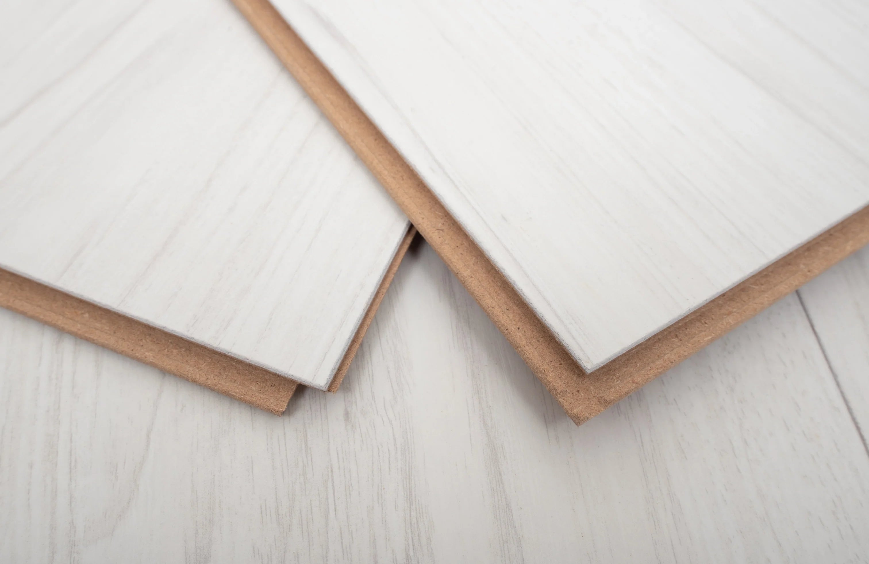 autumn-oak-luxury-8mm-ac5-waterproof-laminate-flooring-15