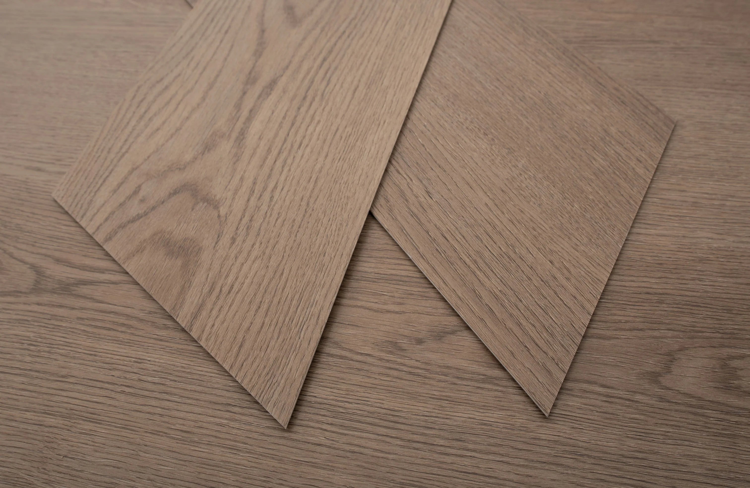 luma-clayridge-oak-3mm-chevron-glue-down-lvt-6