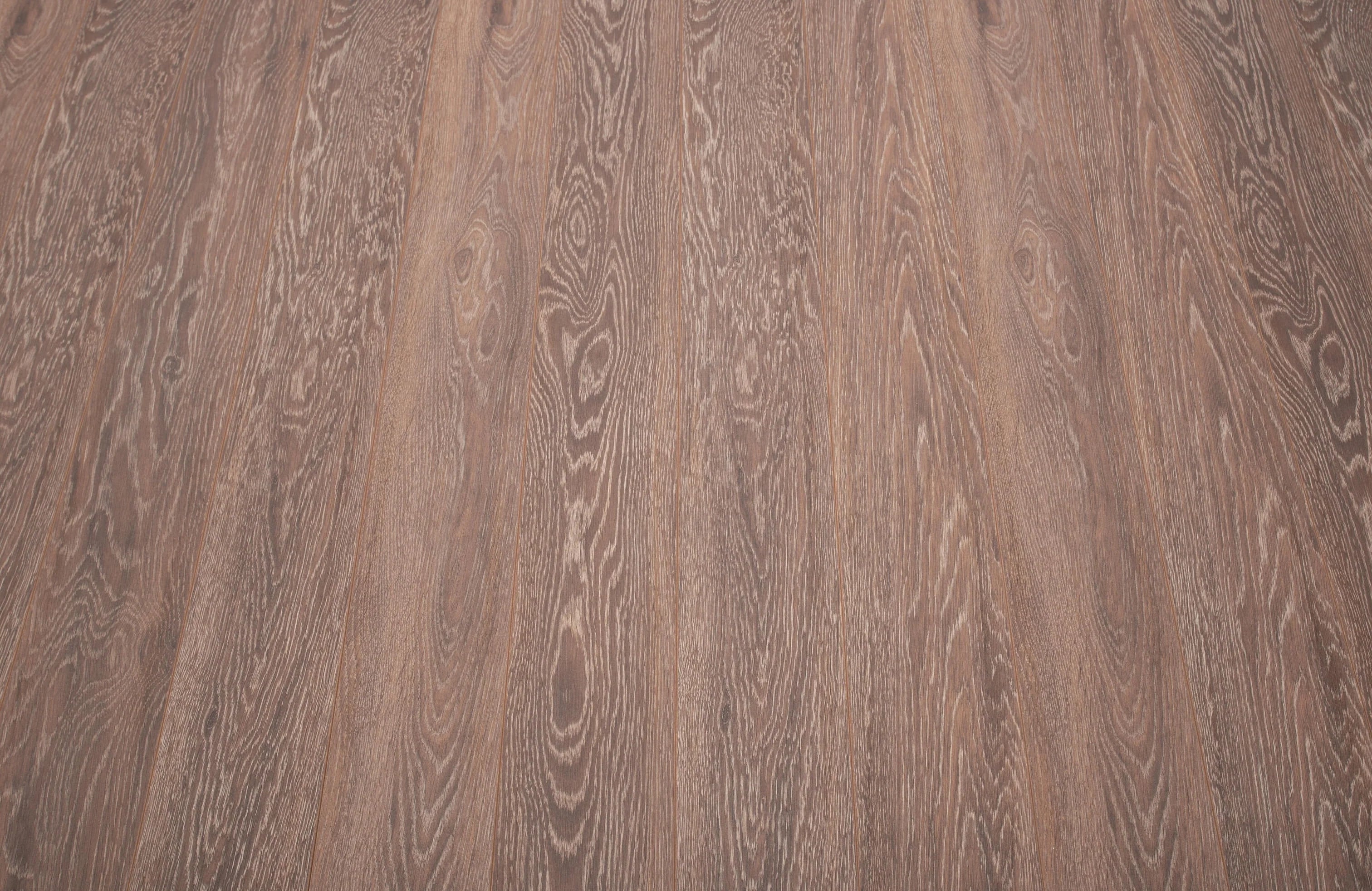 frostwood-oak-luxury-12mm-waterproof-laminate-flooring-3