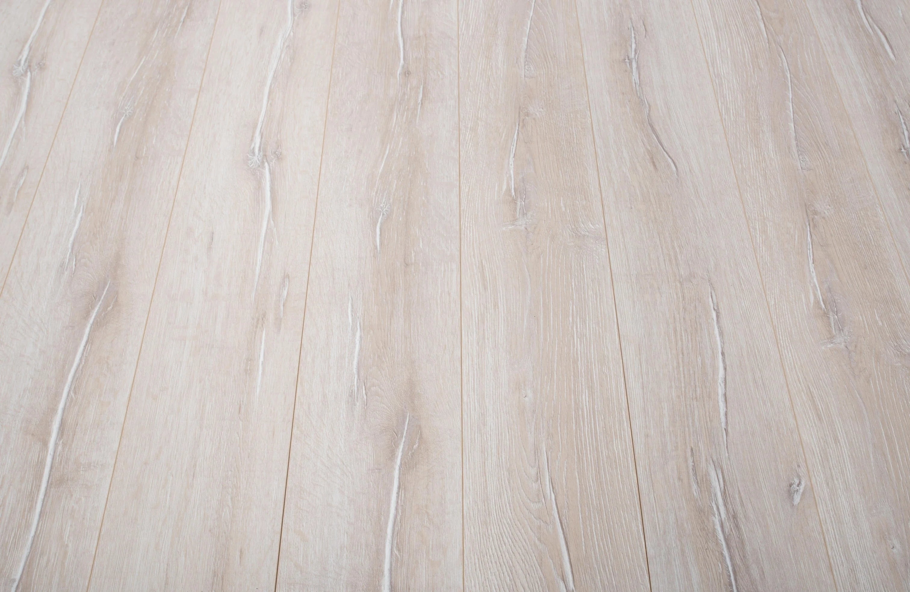 luma-oak-luxury-8mm-waterproof-laminate-flooring-5