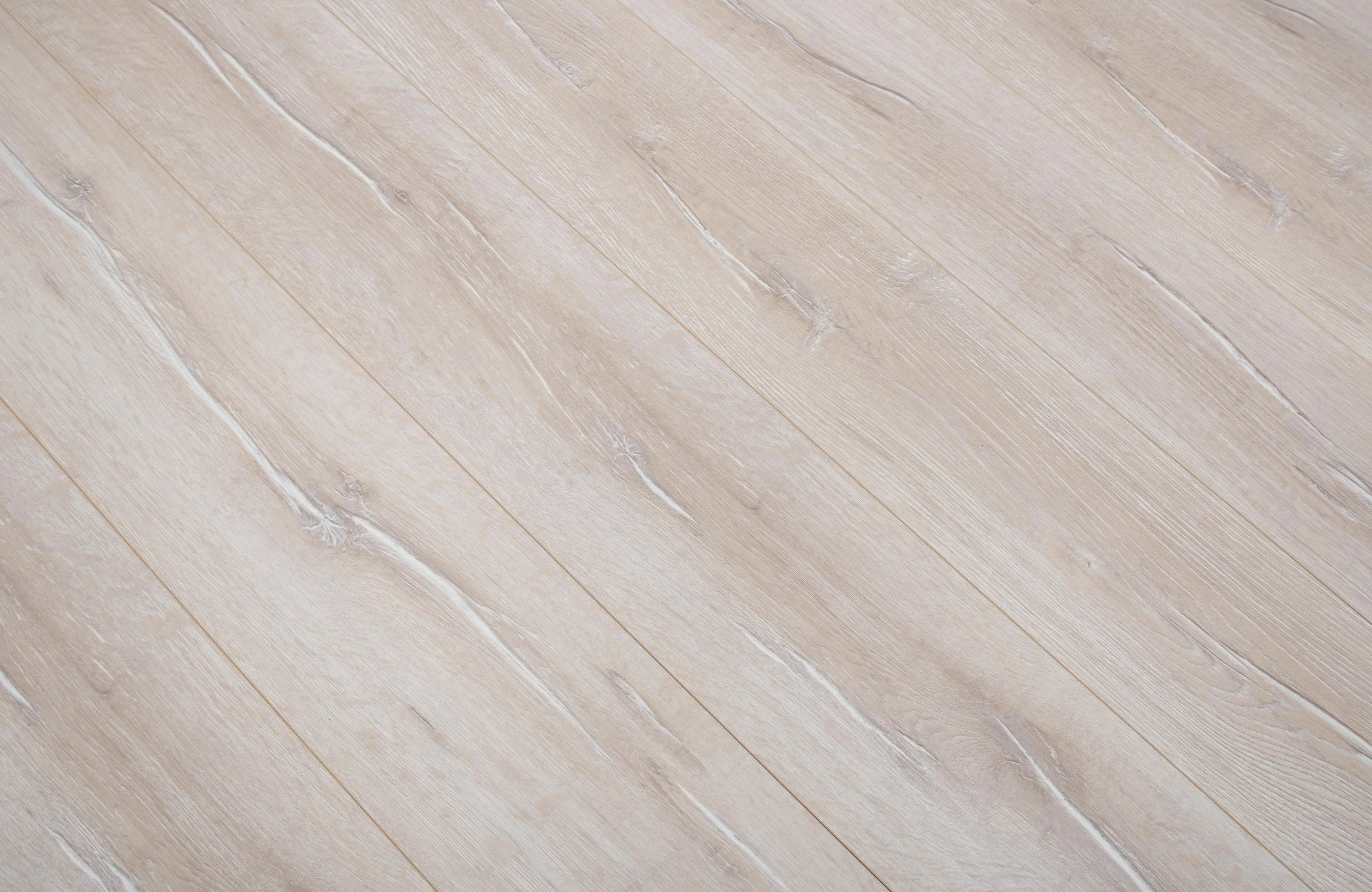 luma-oak-luxury-8mm-waterproof-laminate-flooring-3
