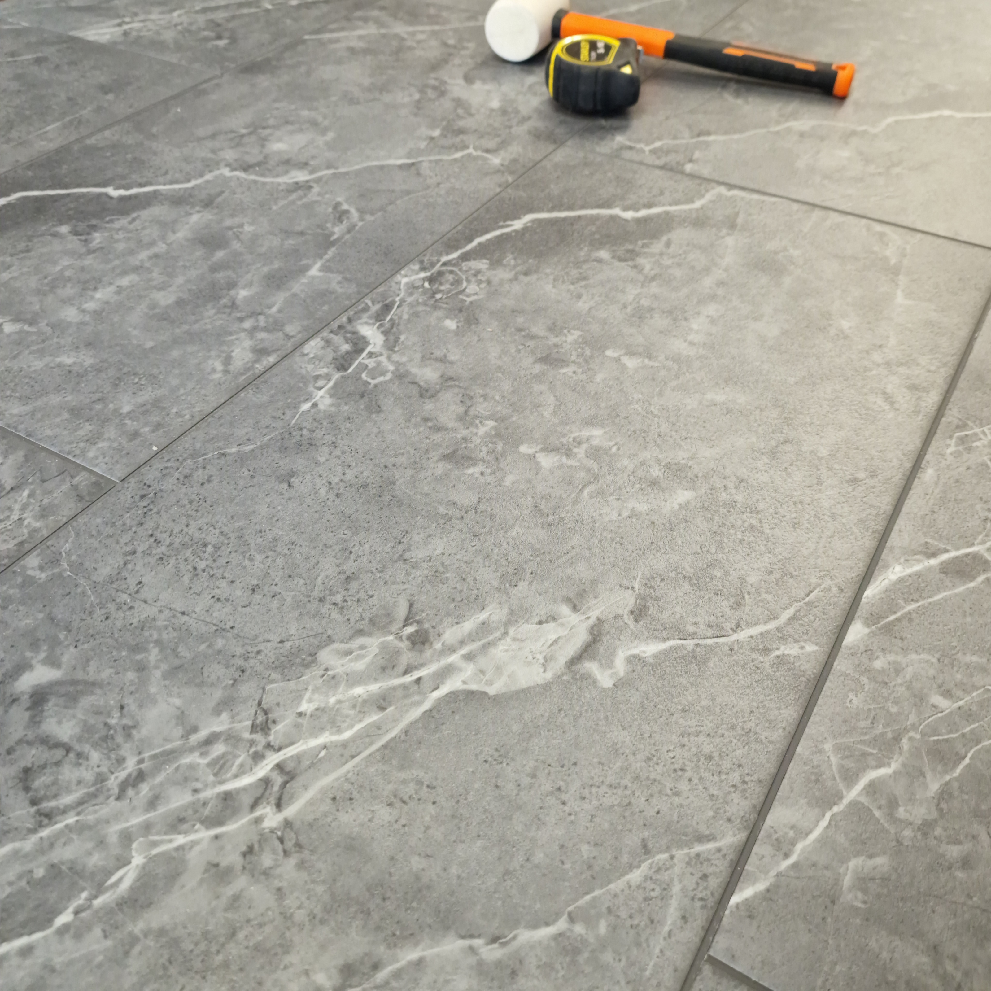 modena-smoke-oak-plank-lvt-rigid-core-spc-click-luxury-vinyl-tile-flooring-8