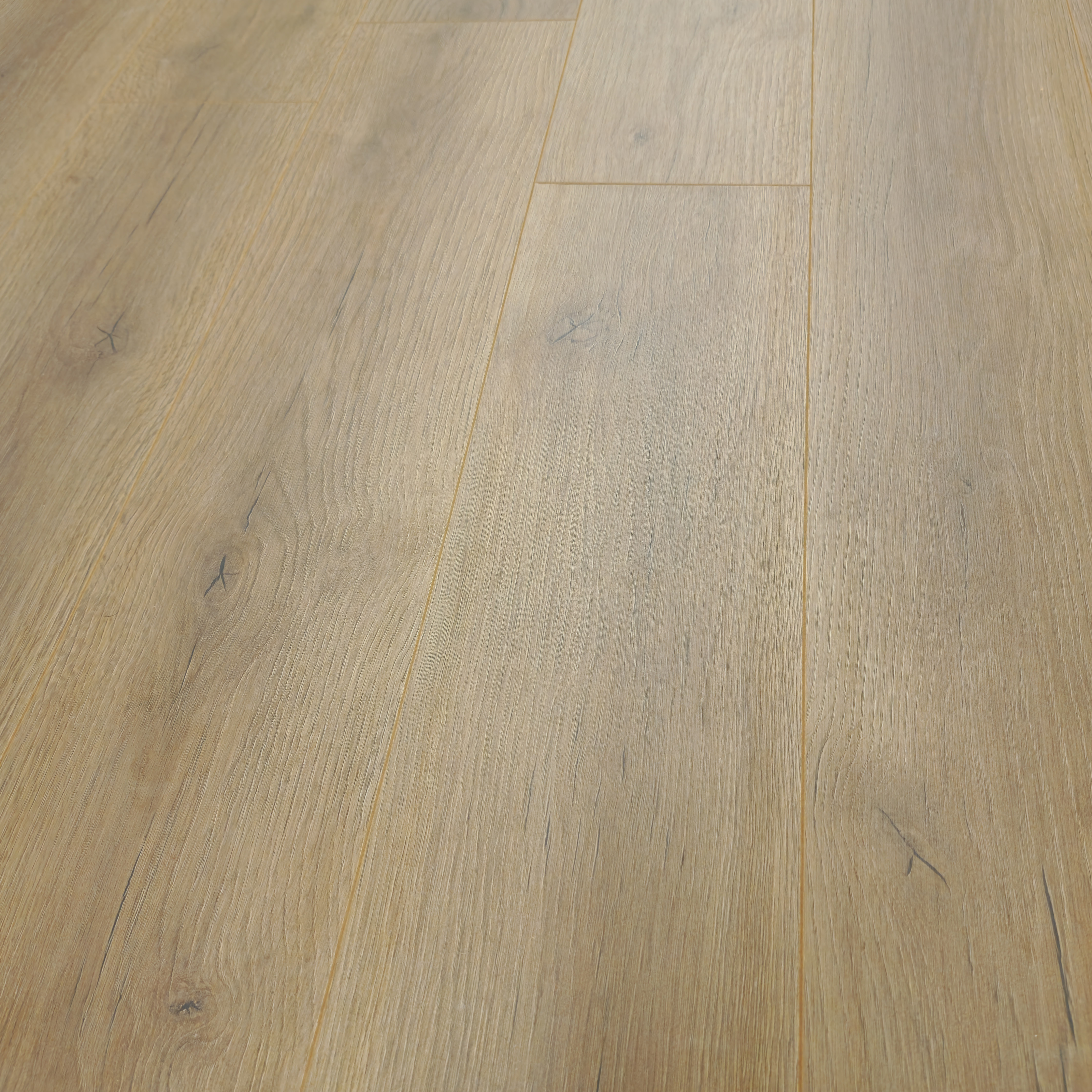 palewood-oak-luxury-8mm-waterproof-laminate-flooring-12