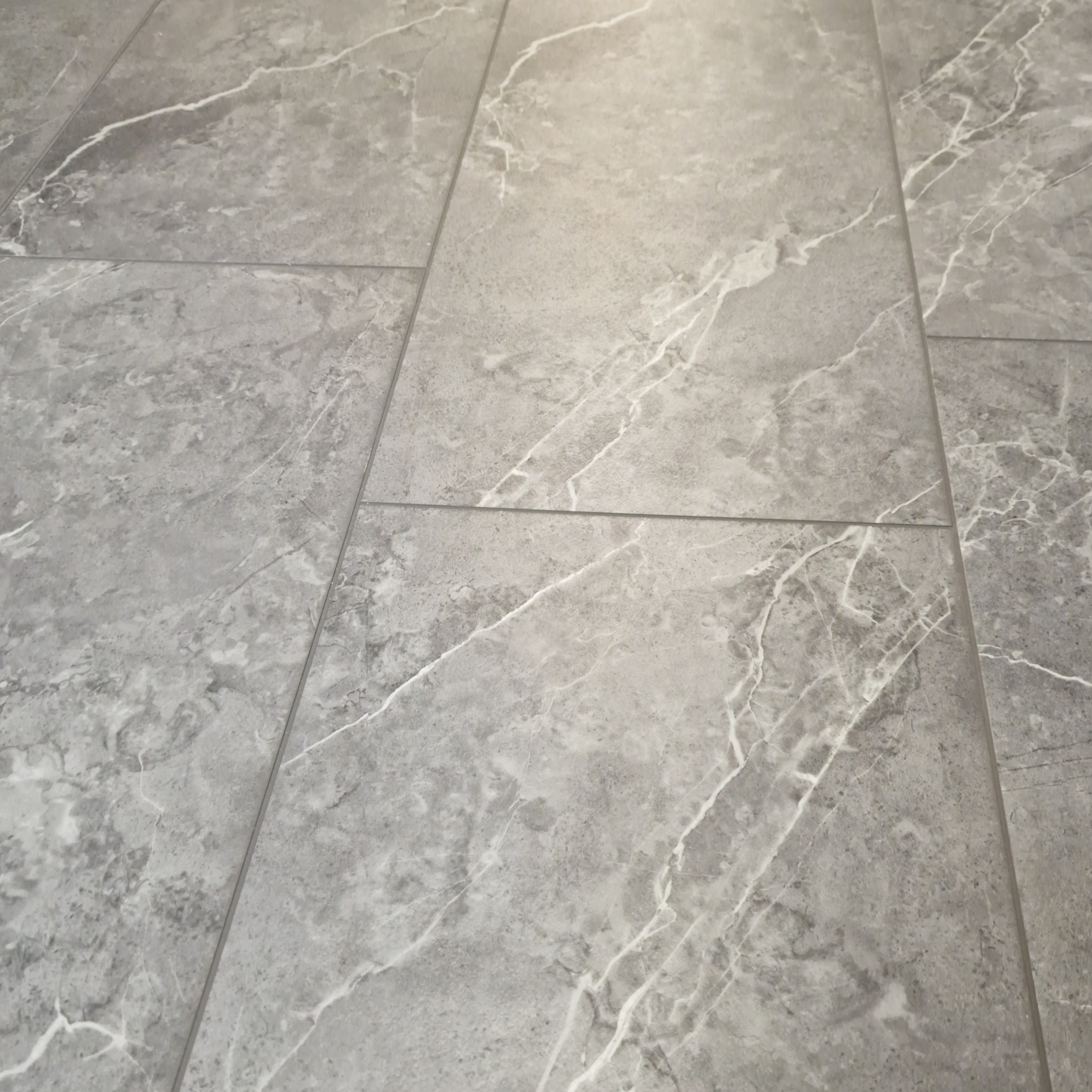modena-smoke-oak-plank-lvt-rigid-core-spc-click-luxury-vinyl-tile-flooring-10