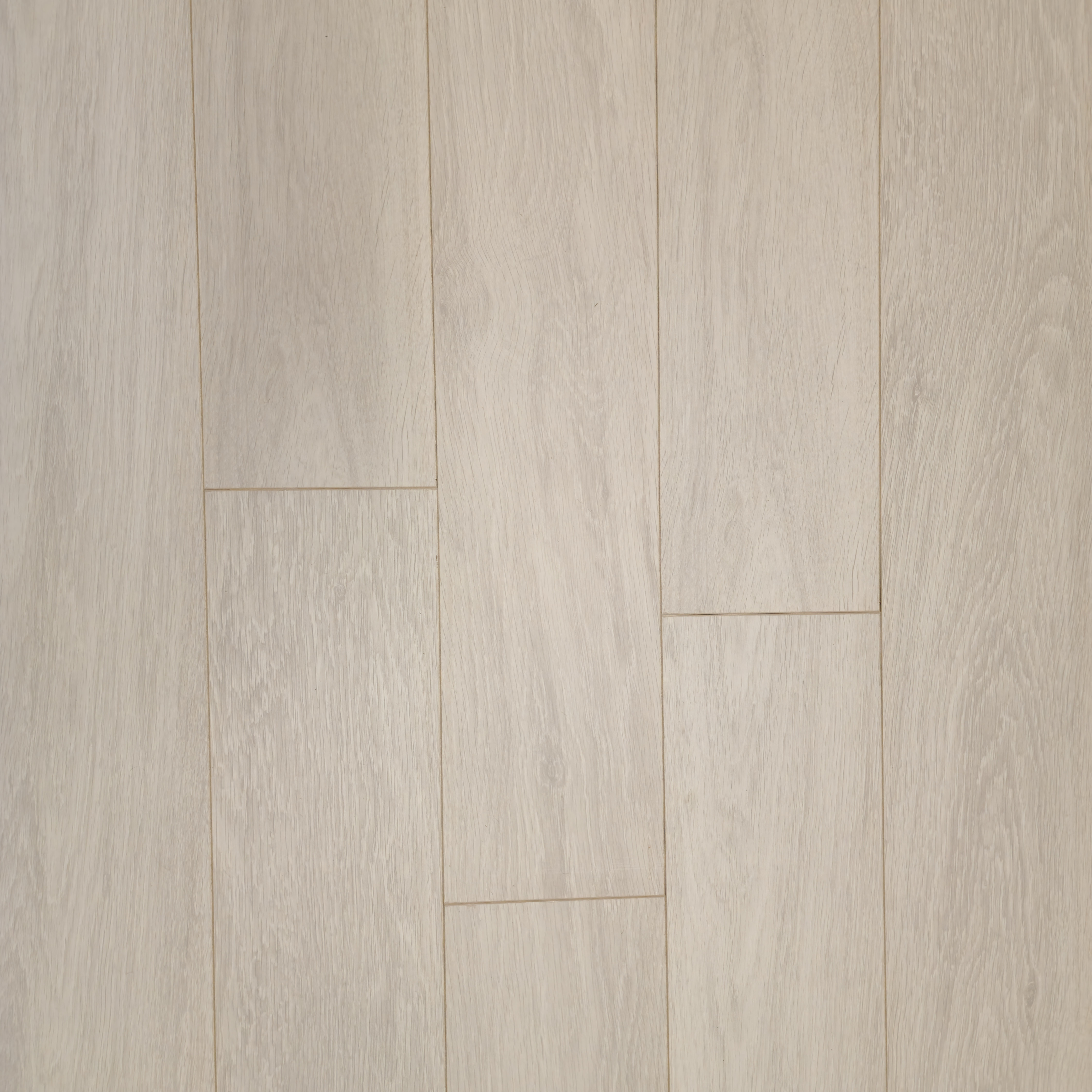 Silverpine Oak Luxury 12mm Waterproof Laminate Flooring