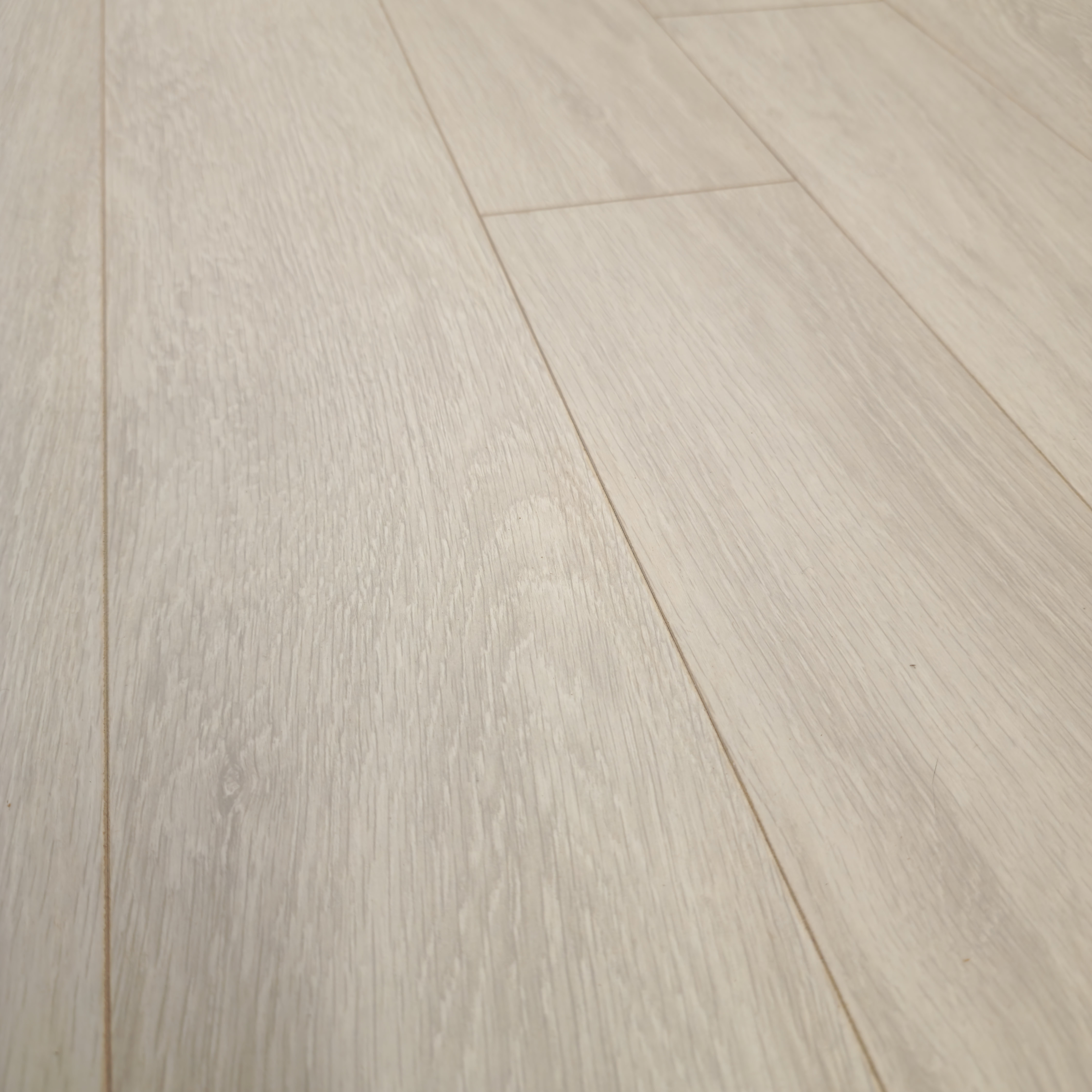 Silverpine Oak Luxury 12mm Waterproof Laminate Flooring