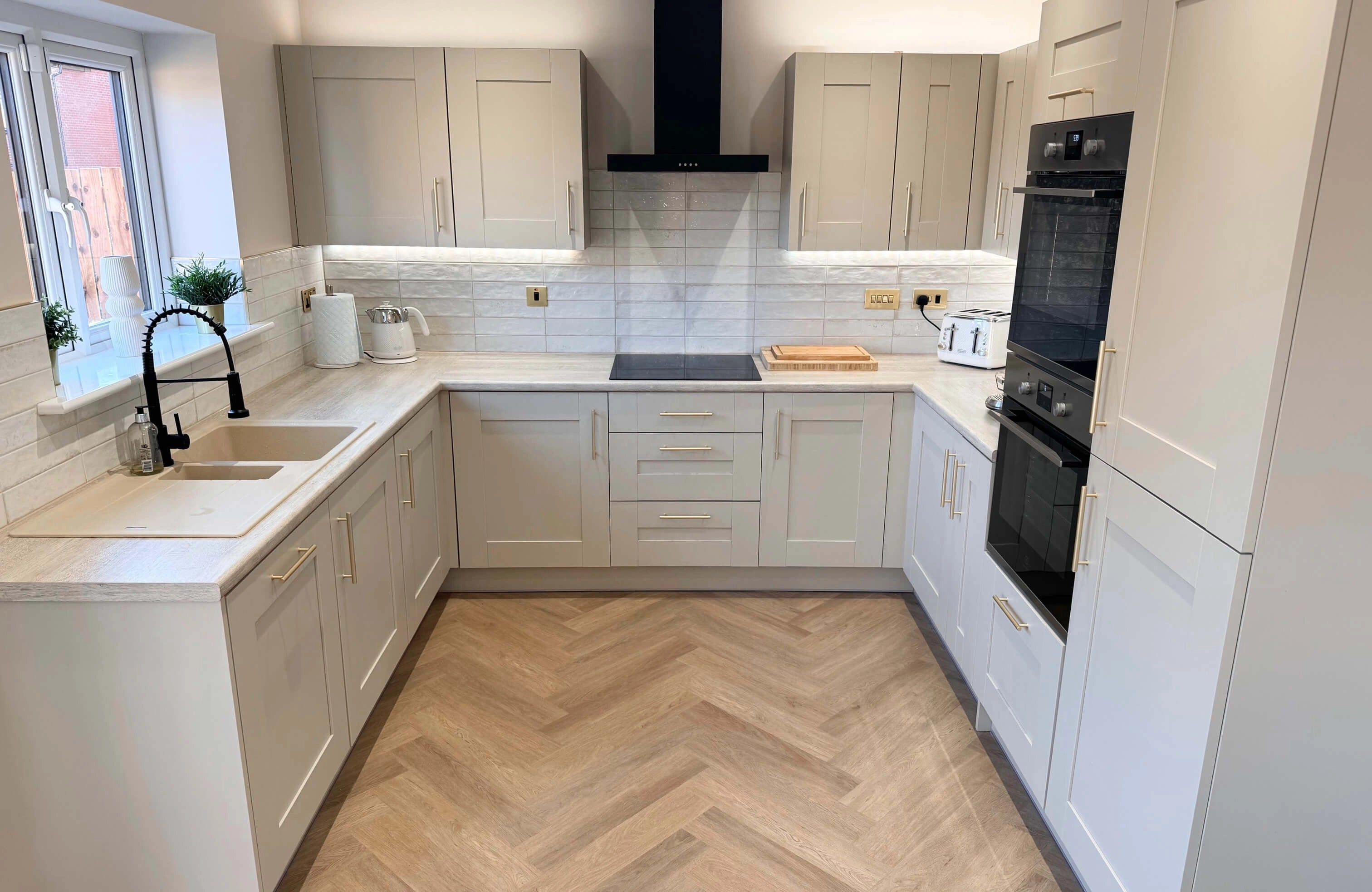 heritage-plymouth-oak-herringbone-lvt-waterproof-flooring-7