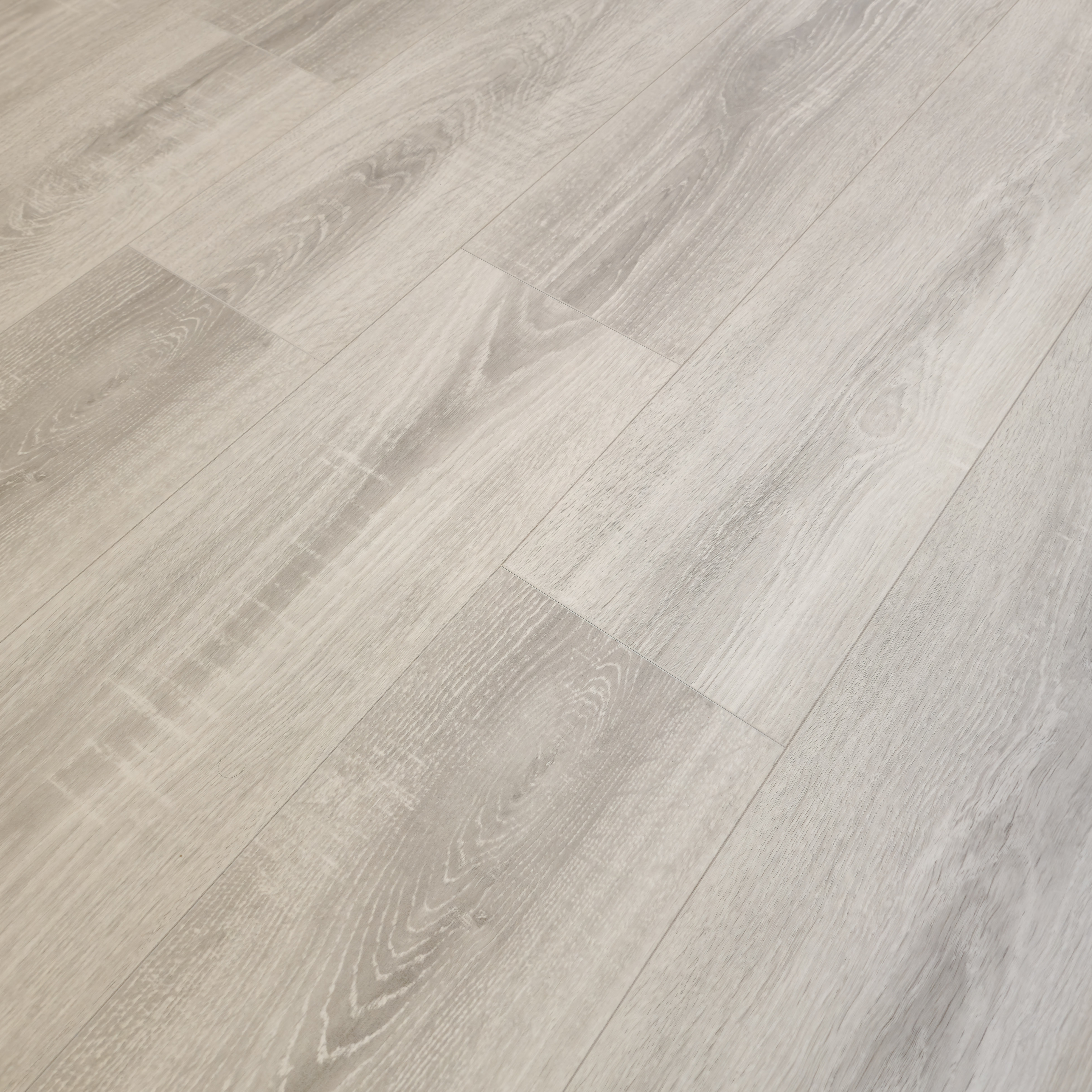 amberwood-oak-luxury-8mm-waterproof-laminate-flooring-13