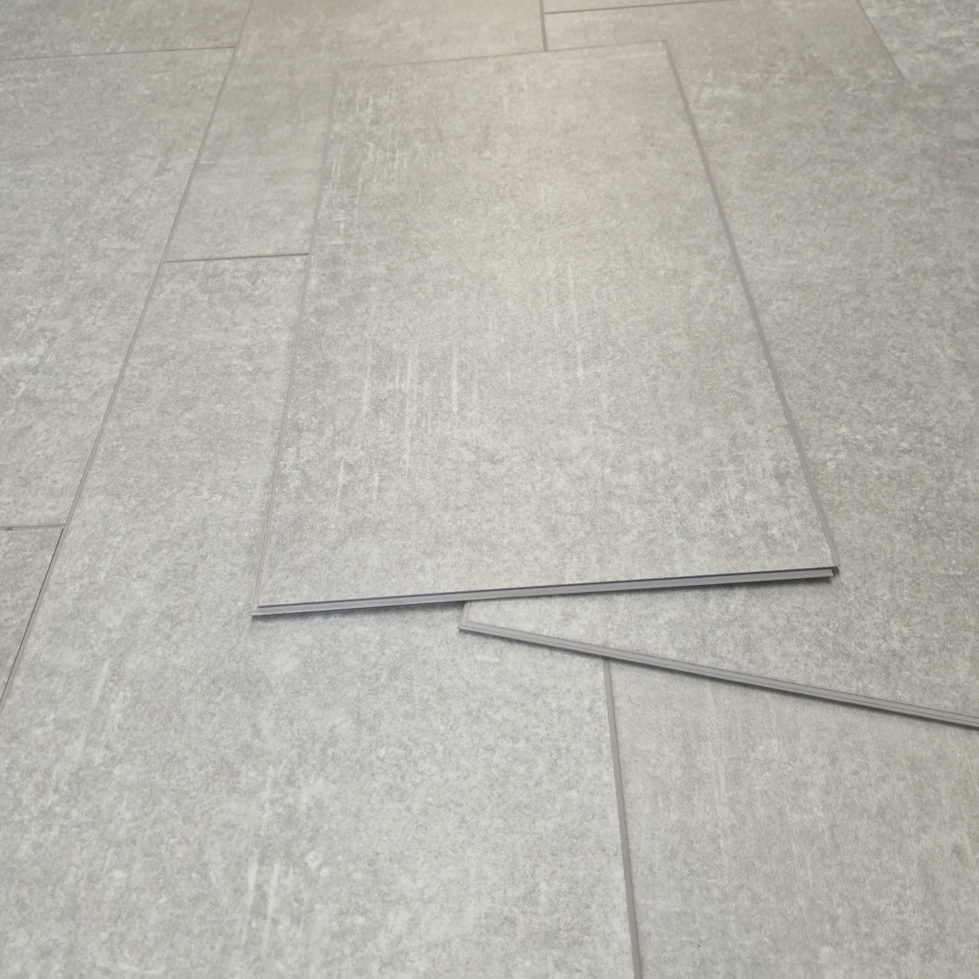 modena-silverstone-oak-plank-lvt-rigid-core-spc-click-luxury-vinyl-tile-flooring-3