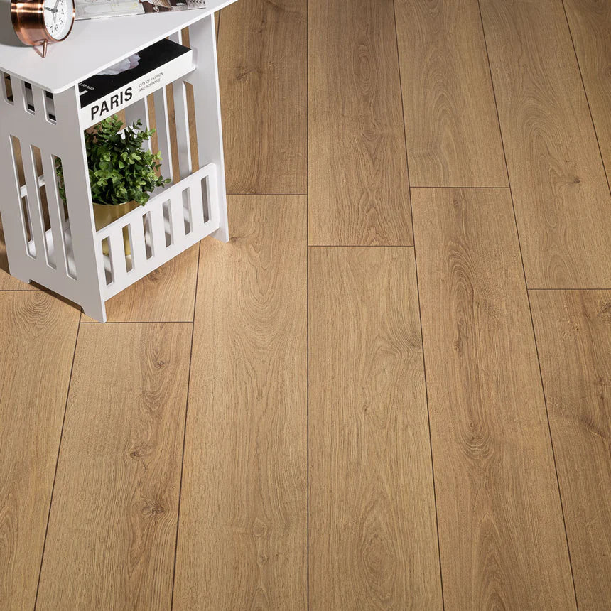 nature-oak-12mm-waterproof-laminate-flooring-1