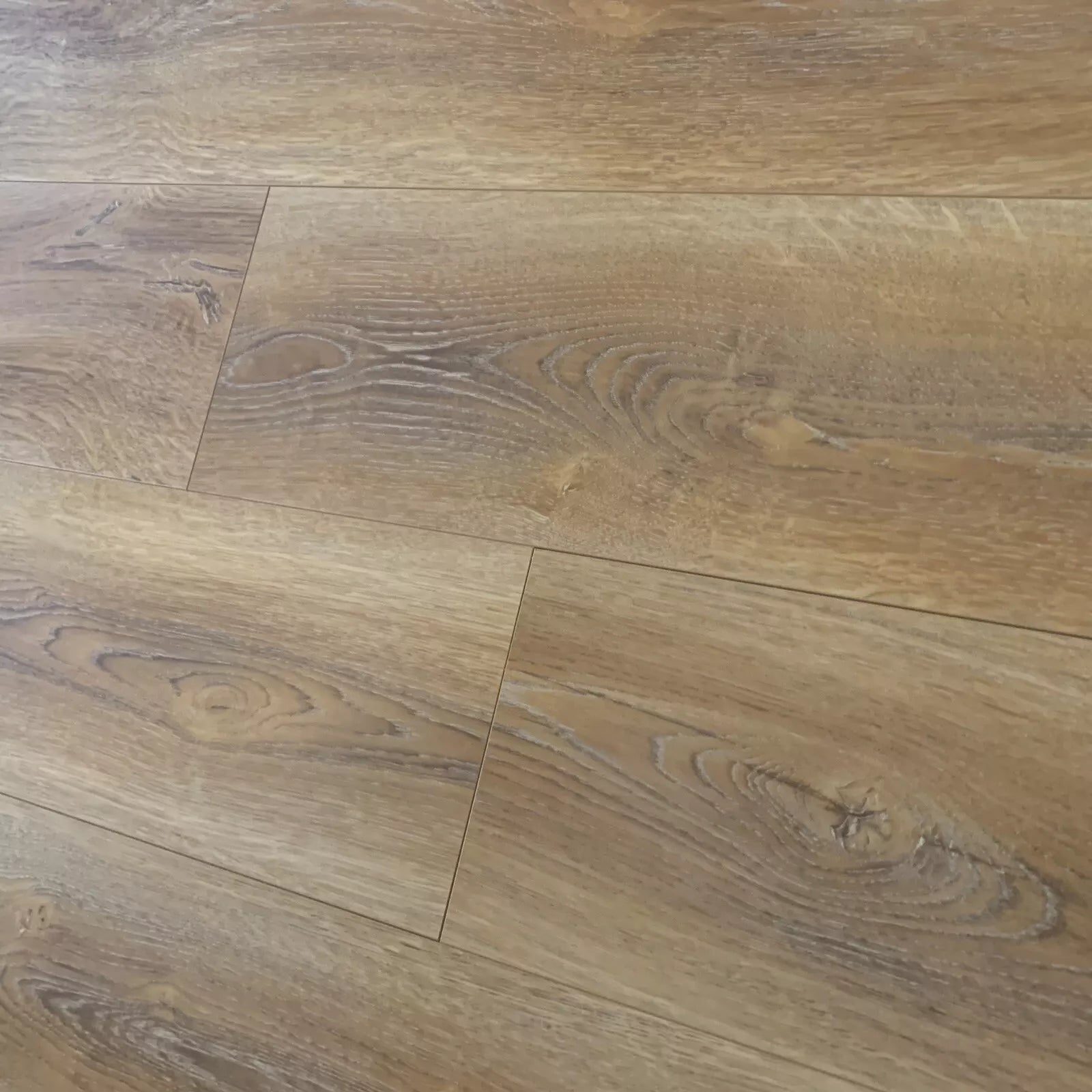 high-gloss-barrel-8mm-laminate-flooring-7