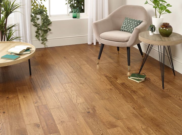 Warm Oak Lacquered Handscraped Solid Wood Flooring