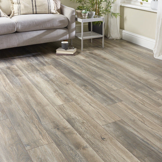 horizon-12mm-rustic-trail-oak-laminate-flooring-1