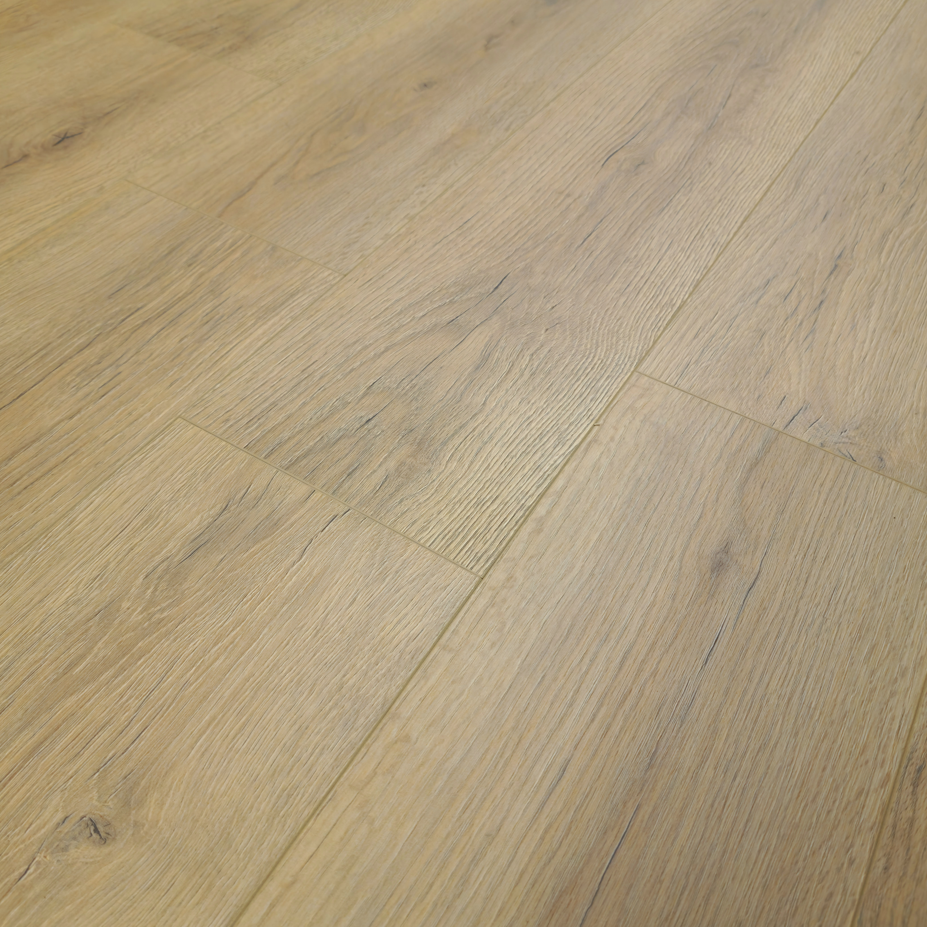 lightwood-oak-luxury-8mm-waterproof-laminate-flooring-10