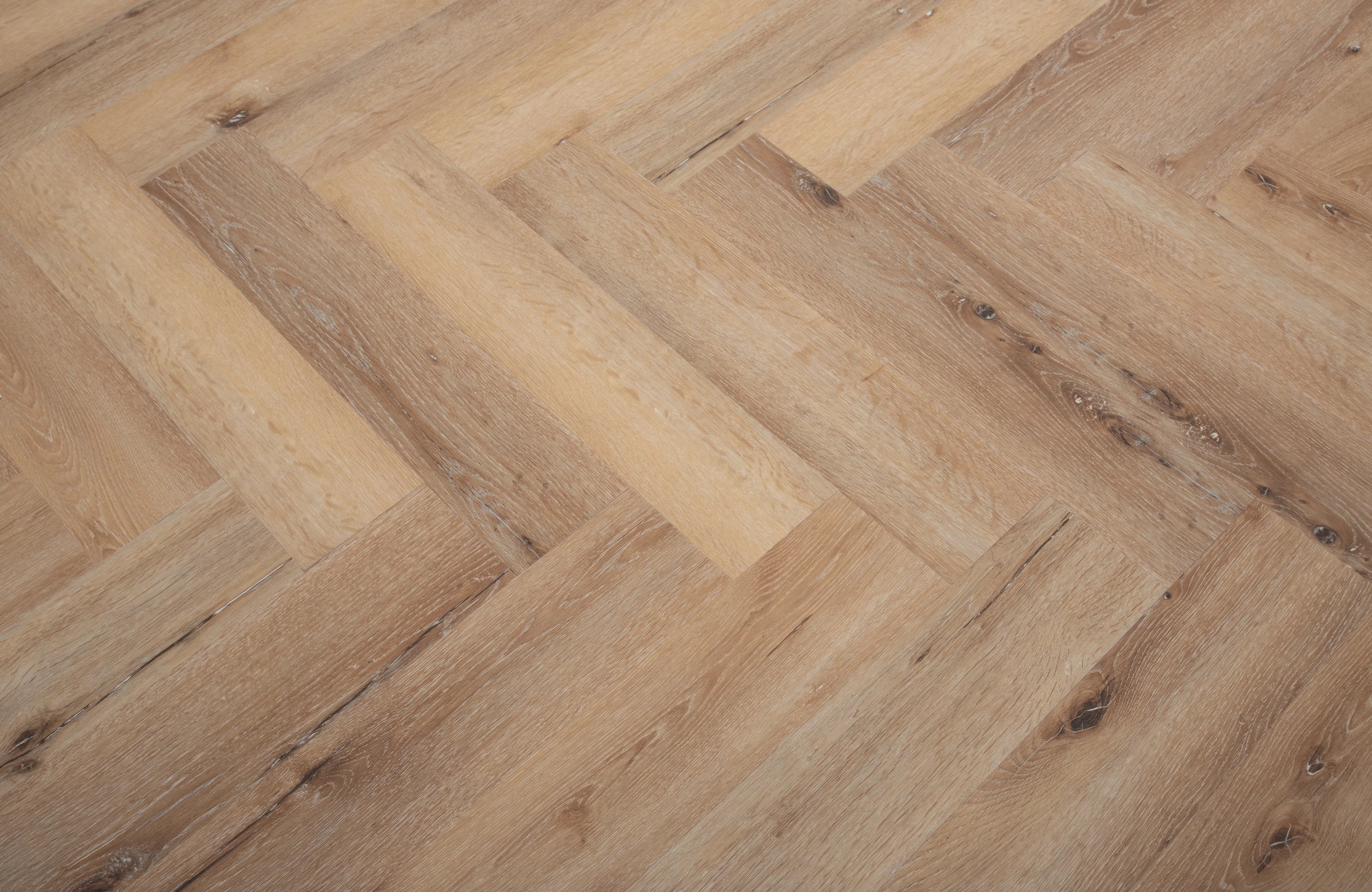 amber-oak-herringbone-waterproof-luxury-vinyl-tile-lvt-rigid-core-spc-click-flooring-5
