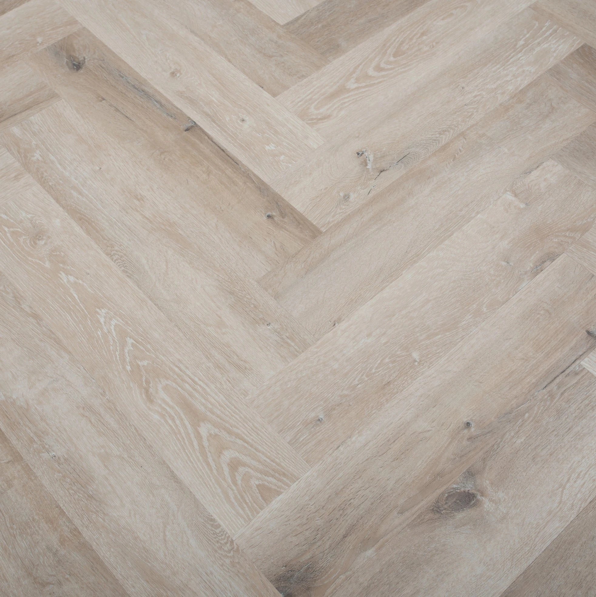 sandringham-oak-waterproof-herringbone-lvt-rigid-core-spc-click-luxury-vinyl-tile-flooring-3