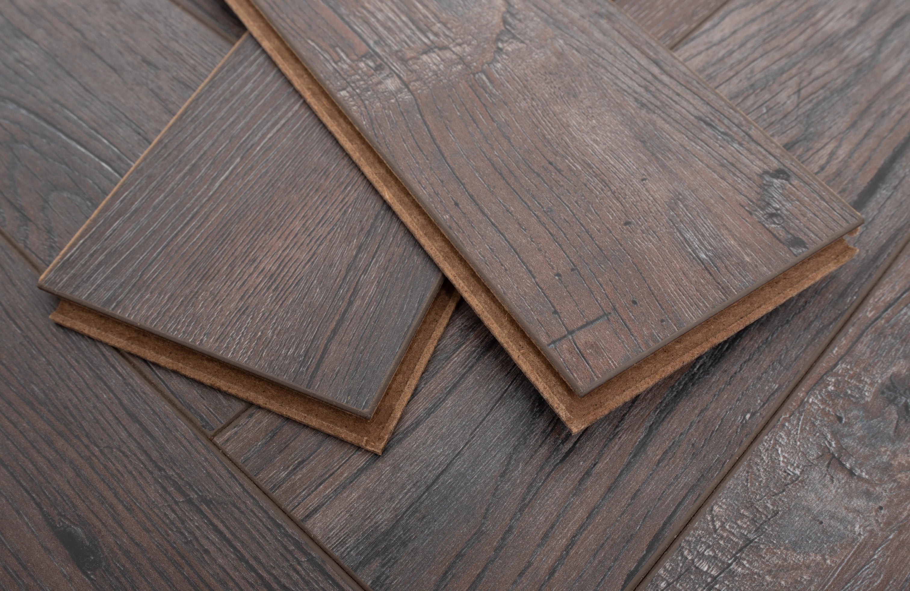 kingsley-8mm-rustic-grey-oak-herringbone-laminate-flooring-5