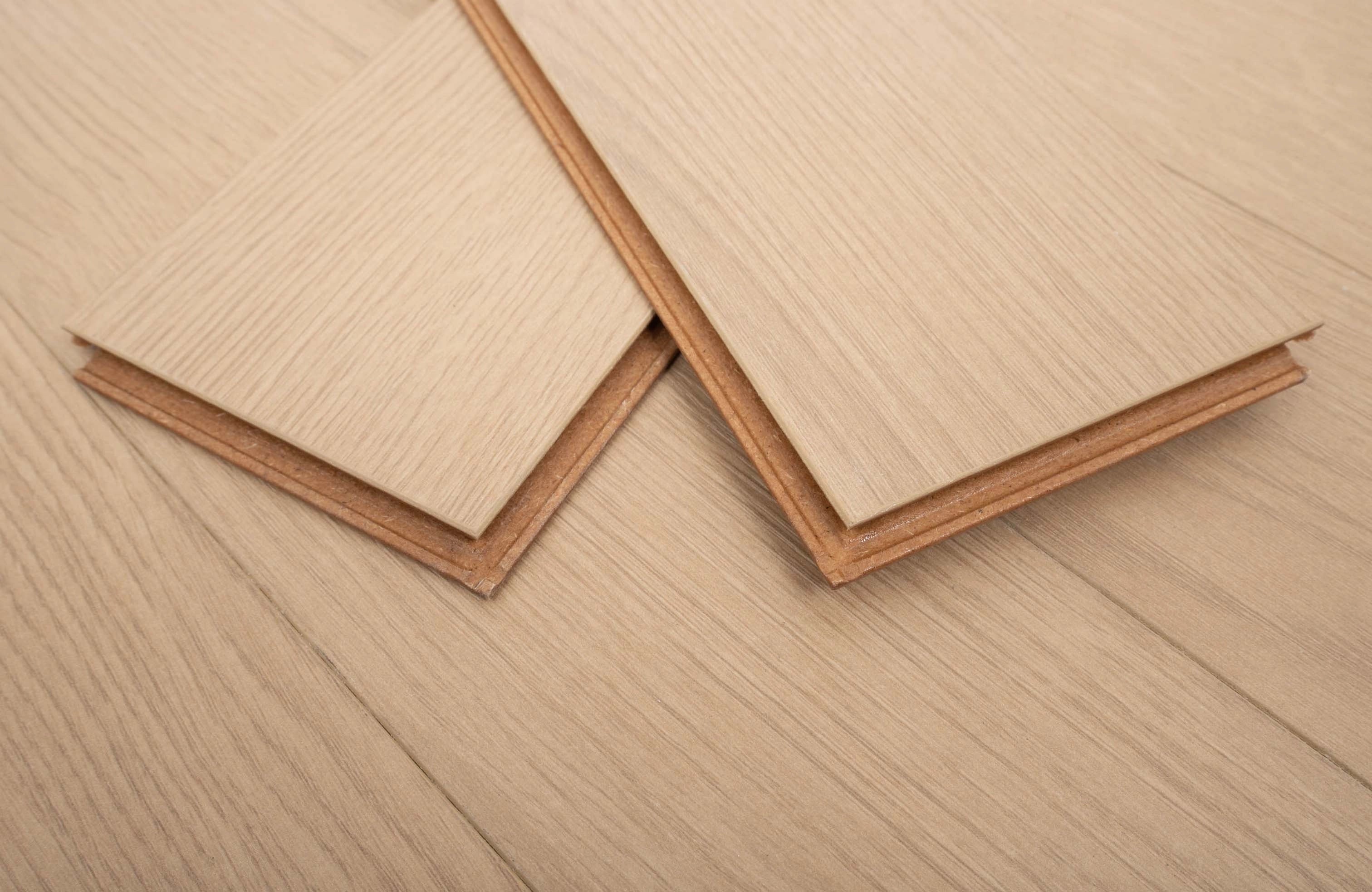 kingsley-12mm-eversham-oak-herringbone-laminate-flooring-3