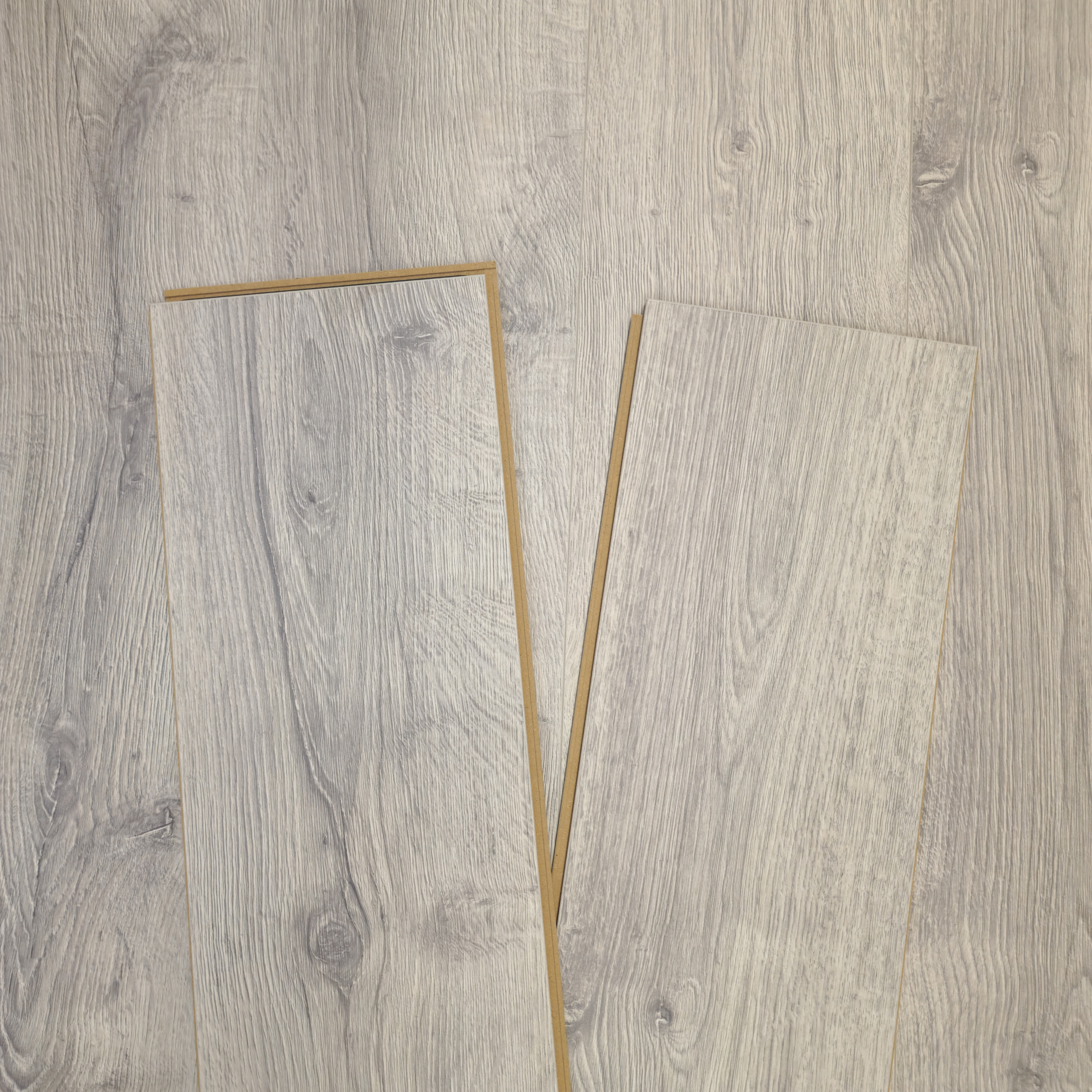 ivory-oak-luxury-8mm-waterproof-laminate-flooring-10