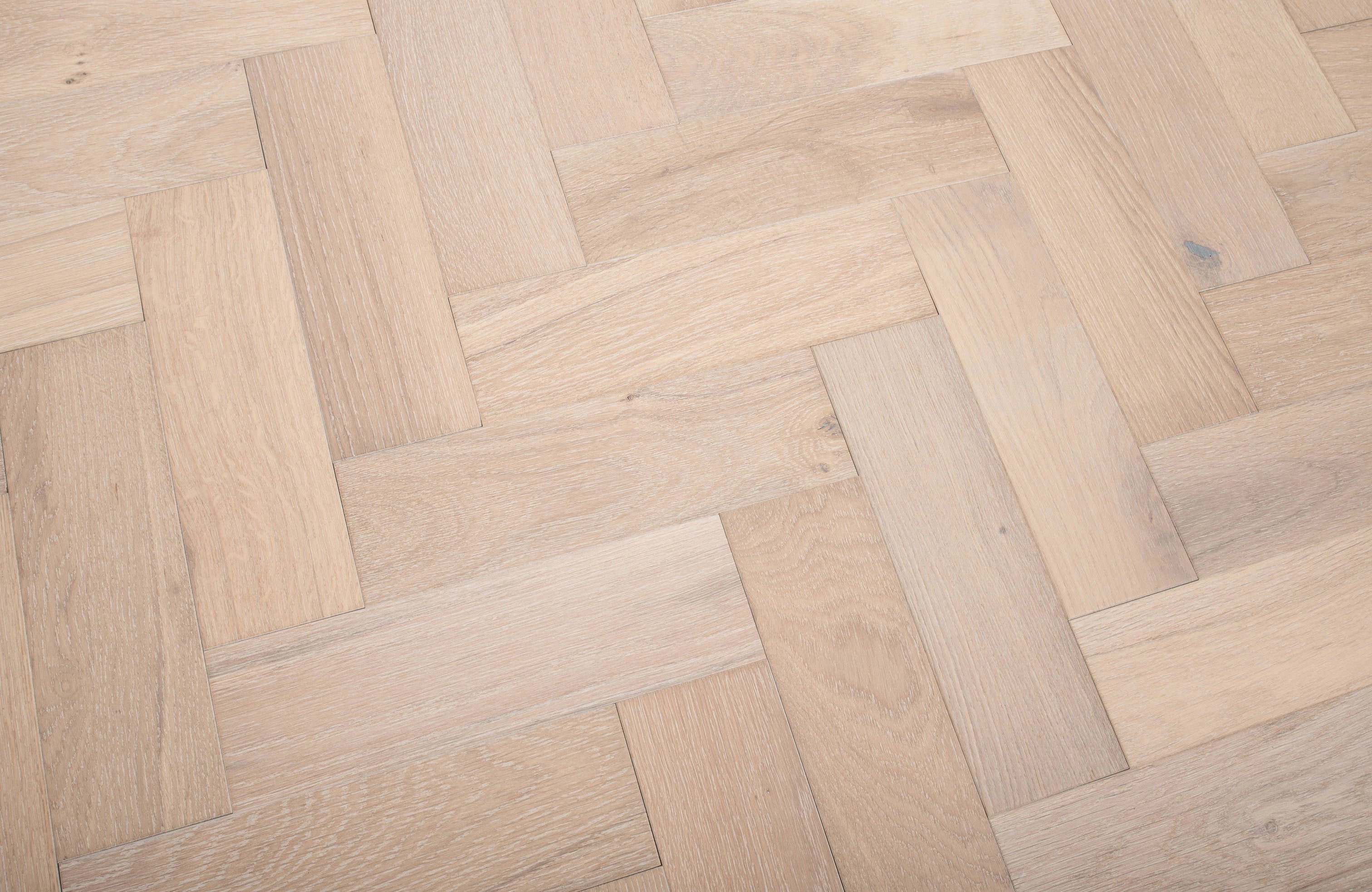 stirling-oak-herringbone-engineered-wood-flooring-2