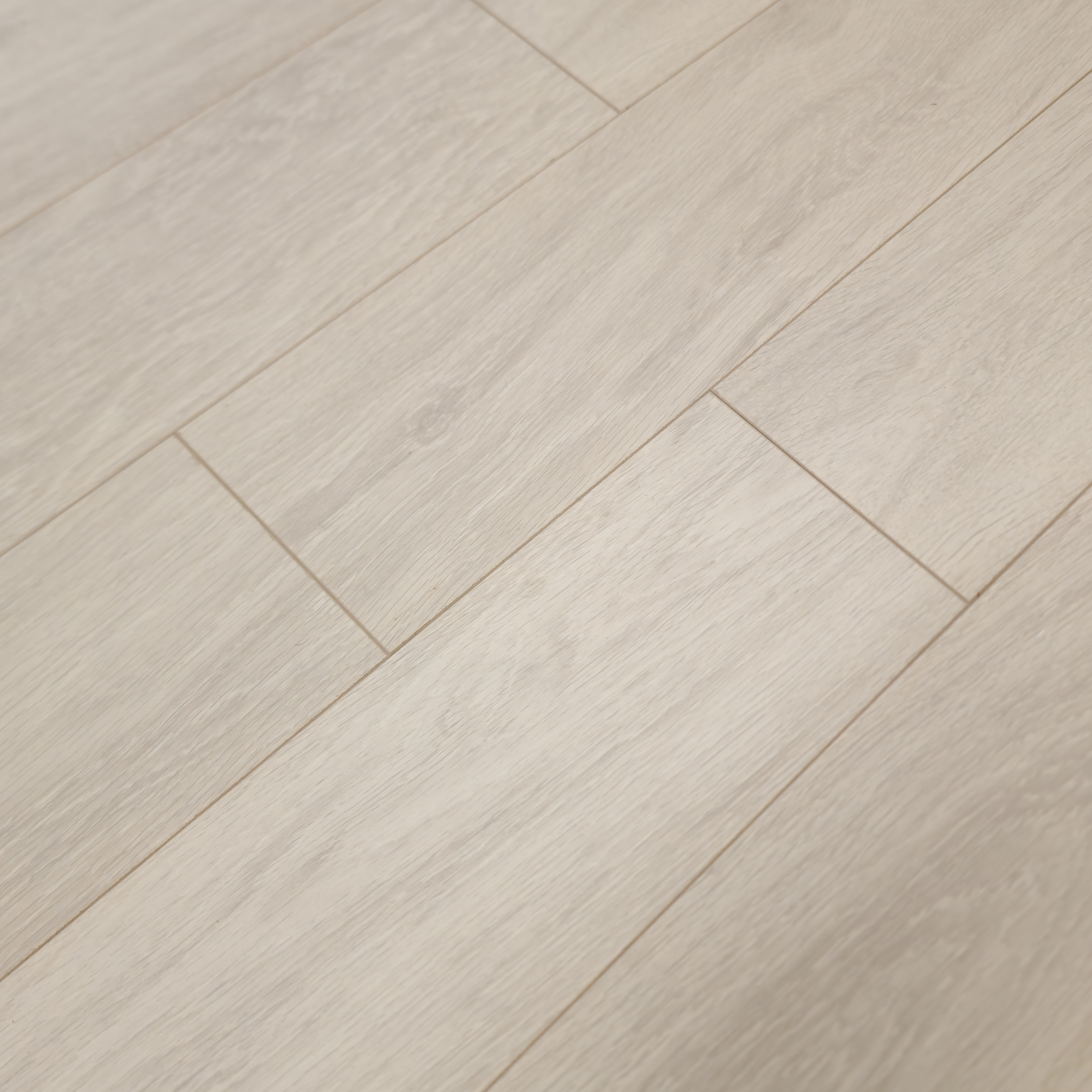 Silverpine Oak Luxury 12mm Waterproof Laminate Flooring