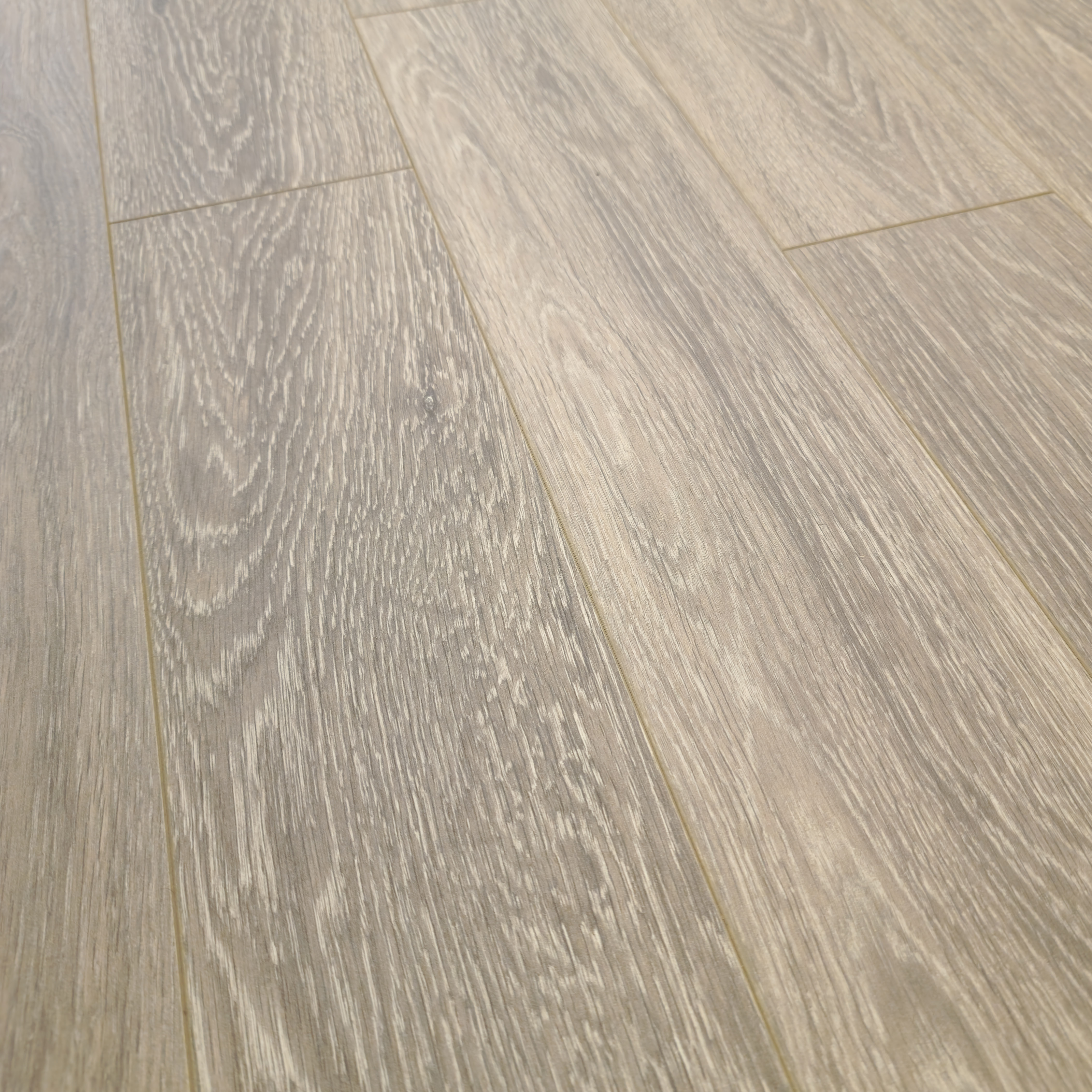 elmstone-oak-luxury-12mm-waterproof-laminate-flooring-10