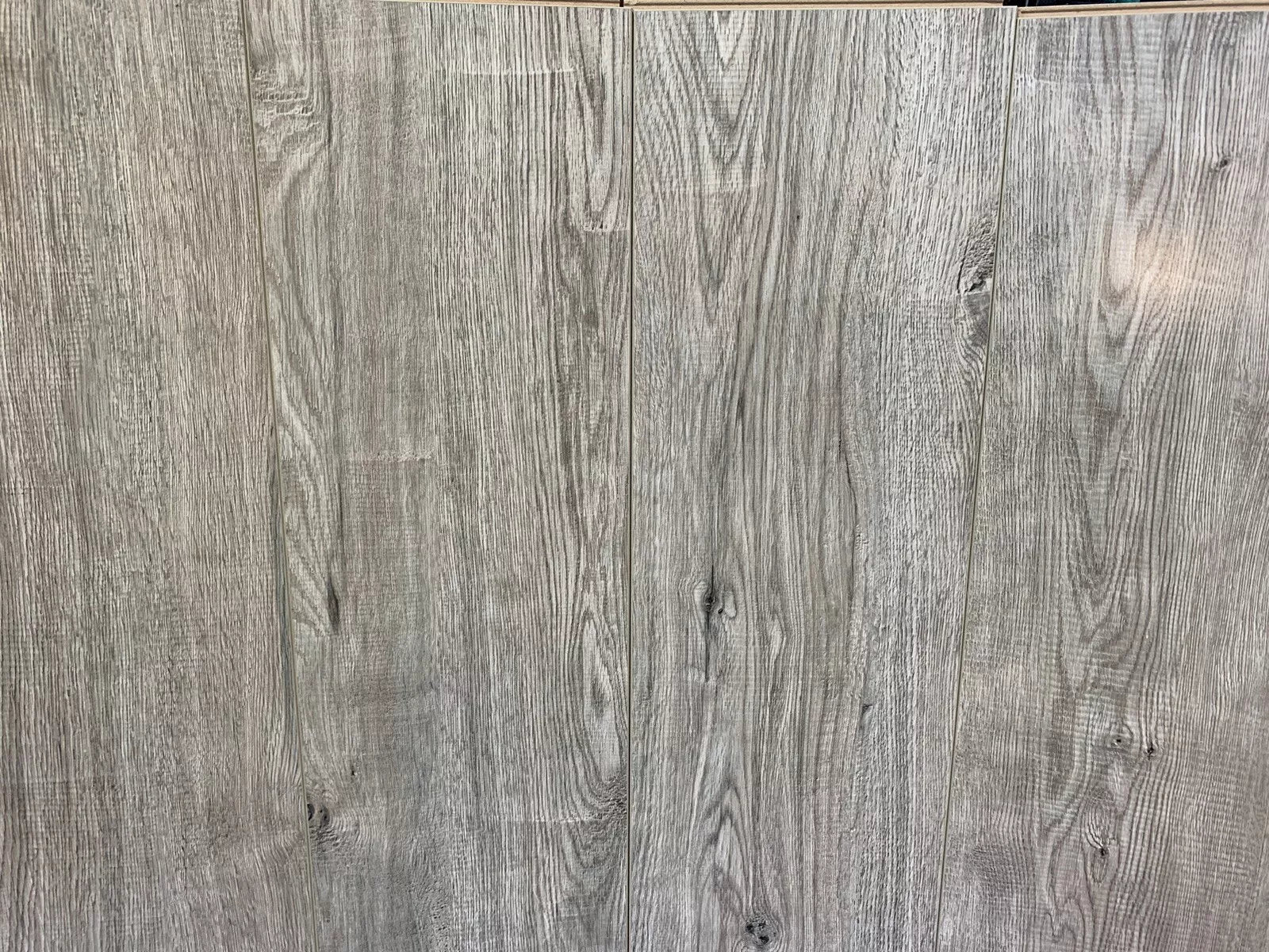 high-gloss-venetian-8mm-laminate-flooring-5