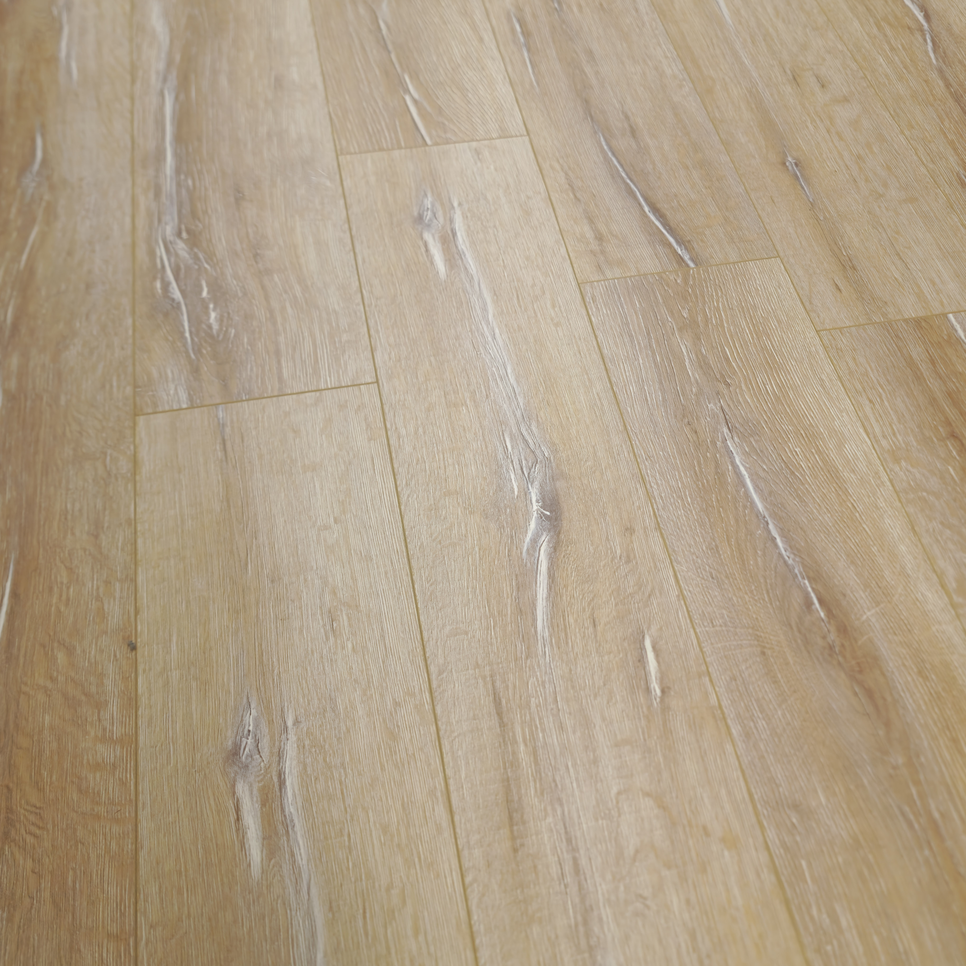 sunlit-oak-luxury-8mm-waterproof-laminate-flooring-7