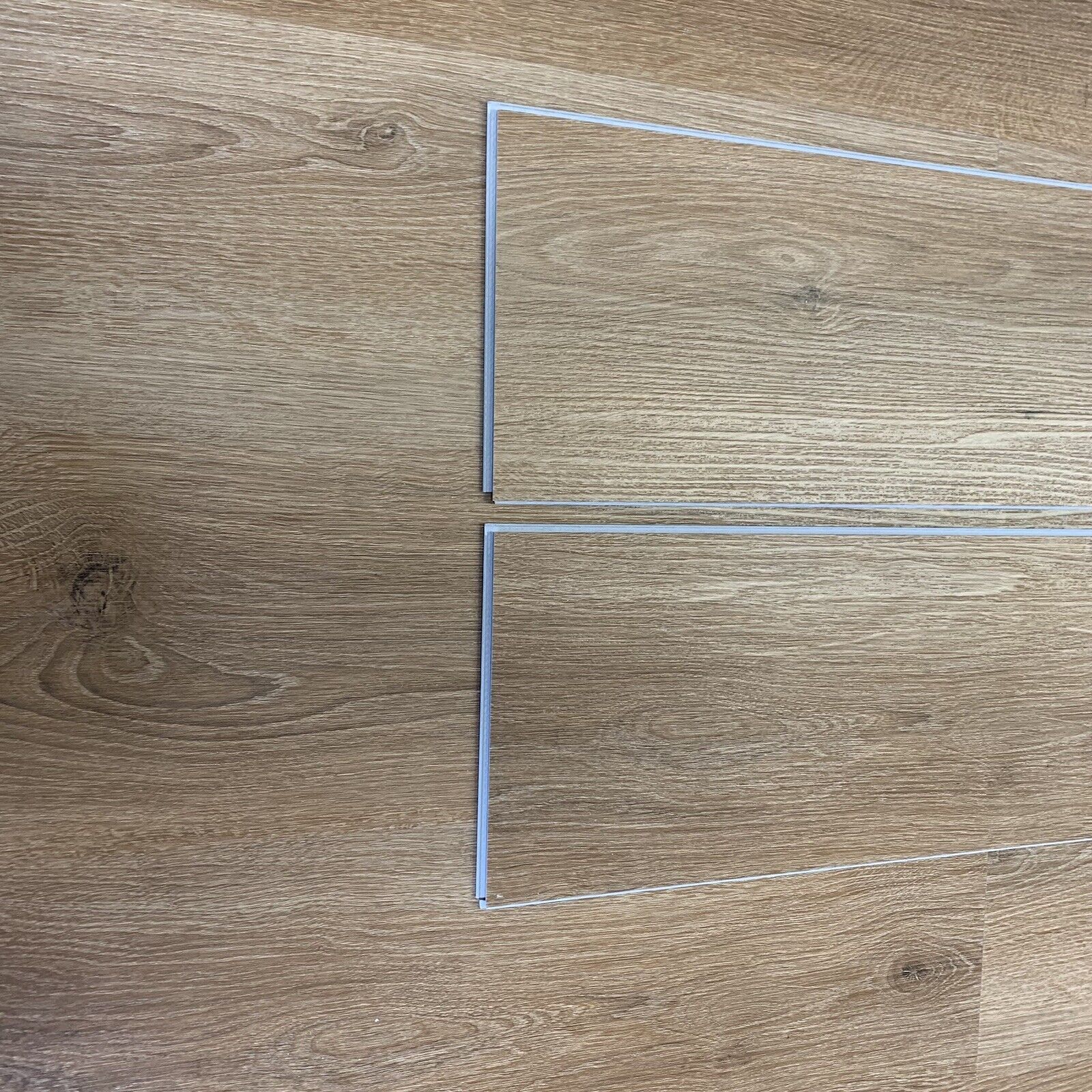 rustic-oak-plank-luxury-vinyl-tile-flooring-waterproof-rigid-core-spc-click-lvt-1