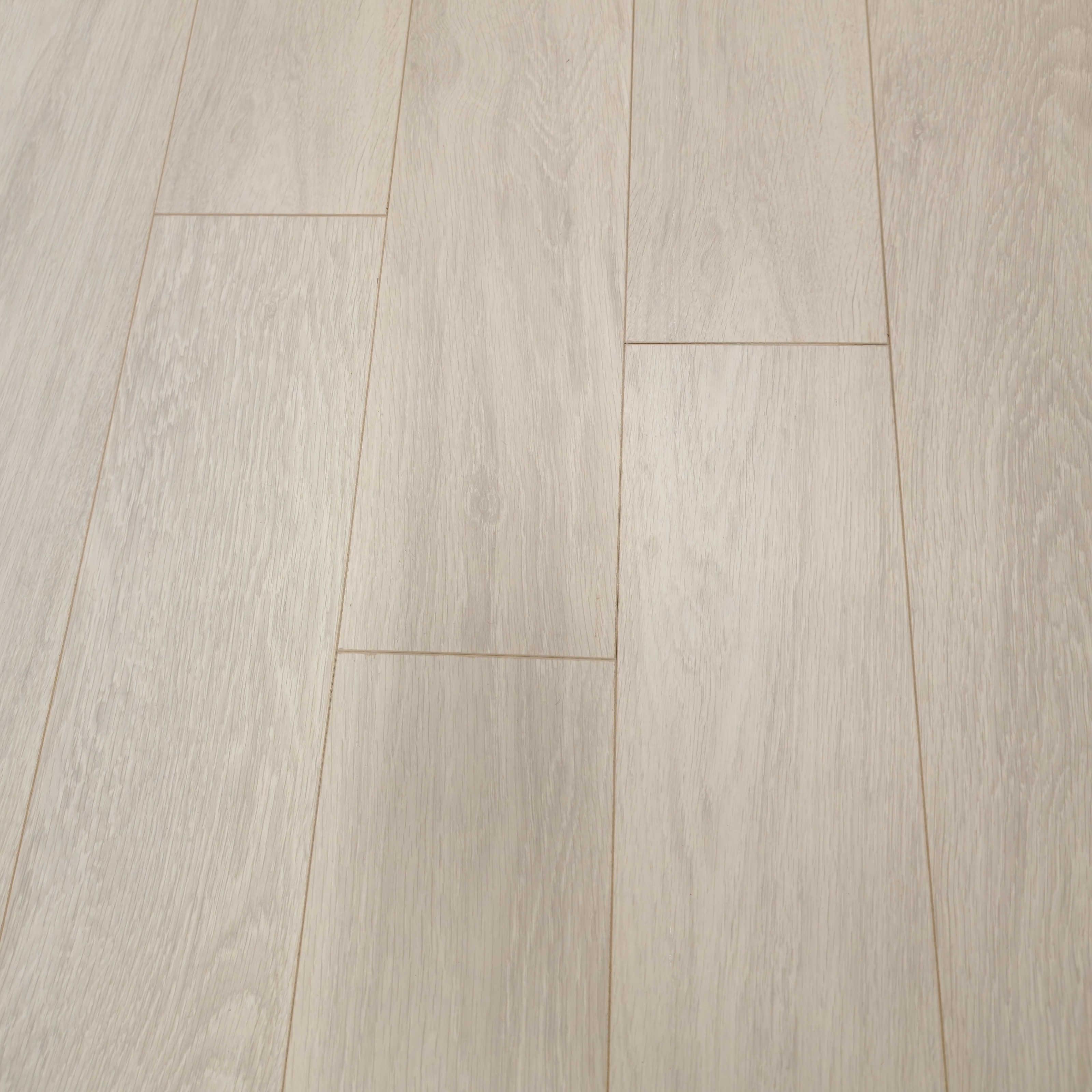 Silverpine Oak Luxury 12mm Waterproof Laminate Flooring