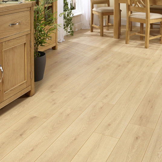 horizon-12mm-regal-oak-laminate-flooring-1