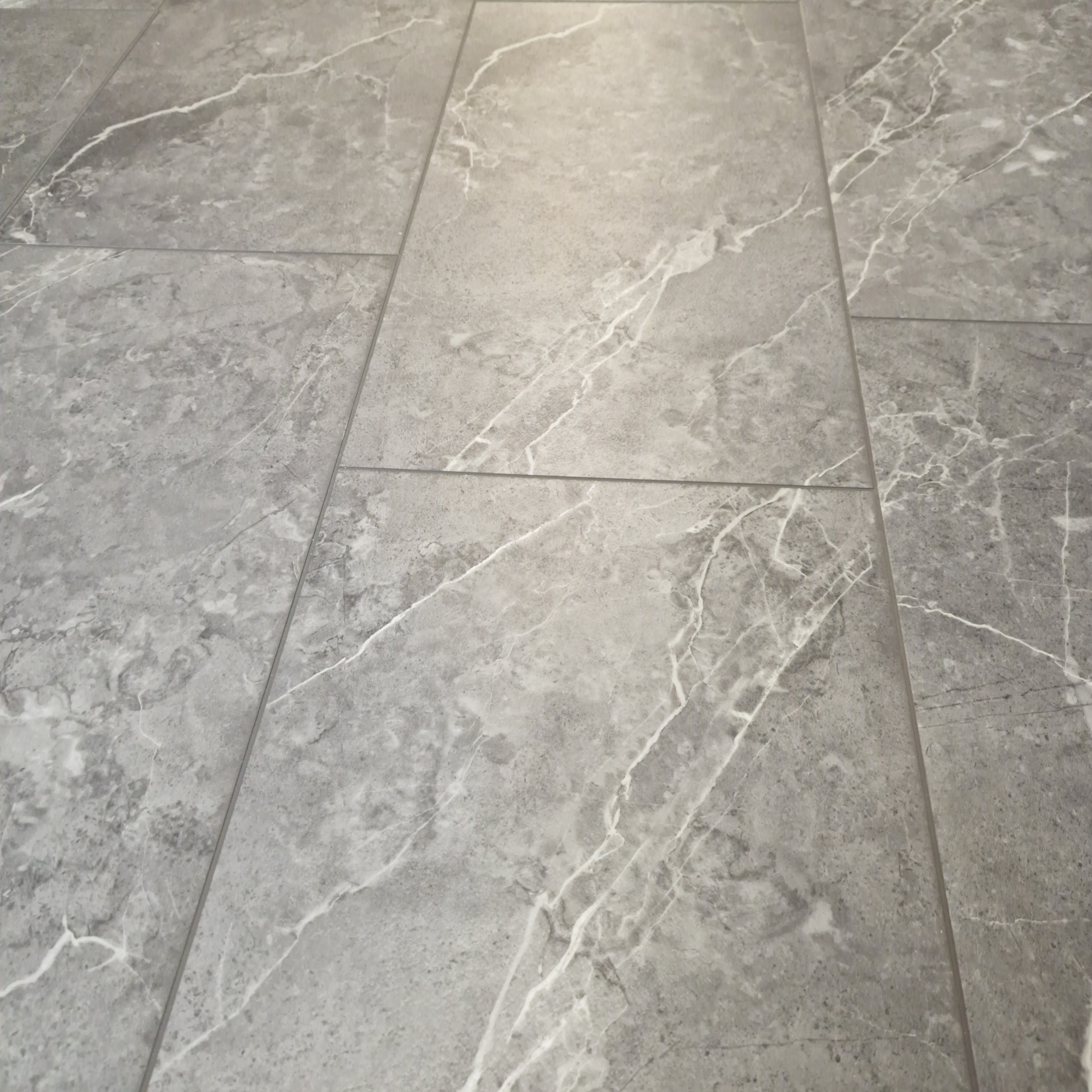 modena-smoke-oak-plank-lvt-rigid-core-spc-click-luxury-vinyl-tile-flooring-2