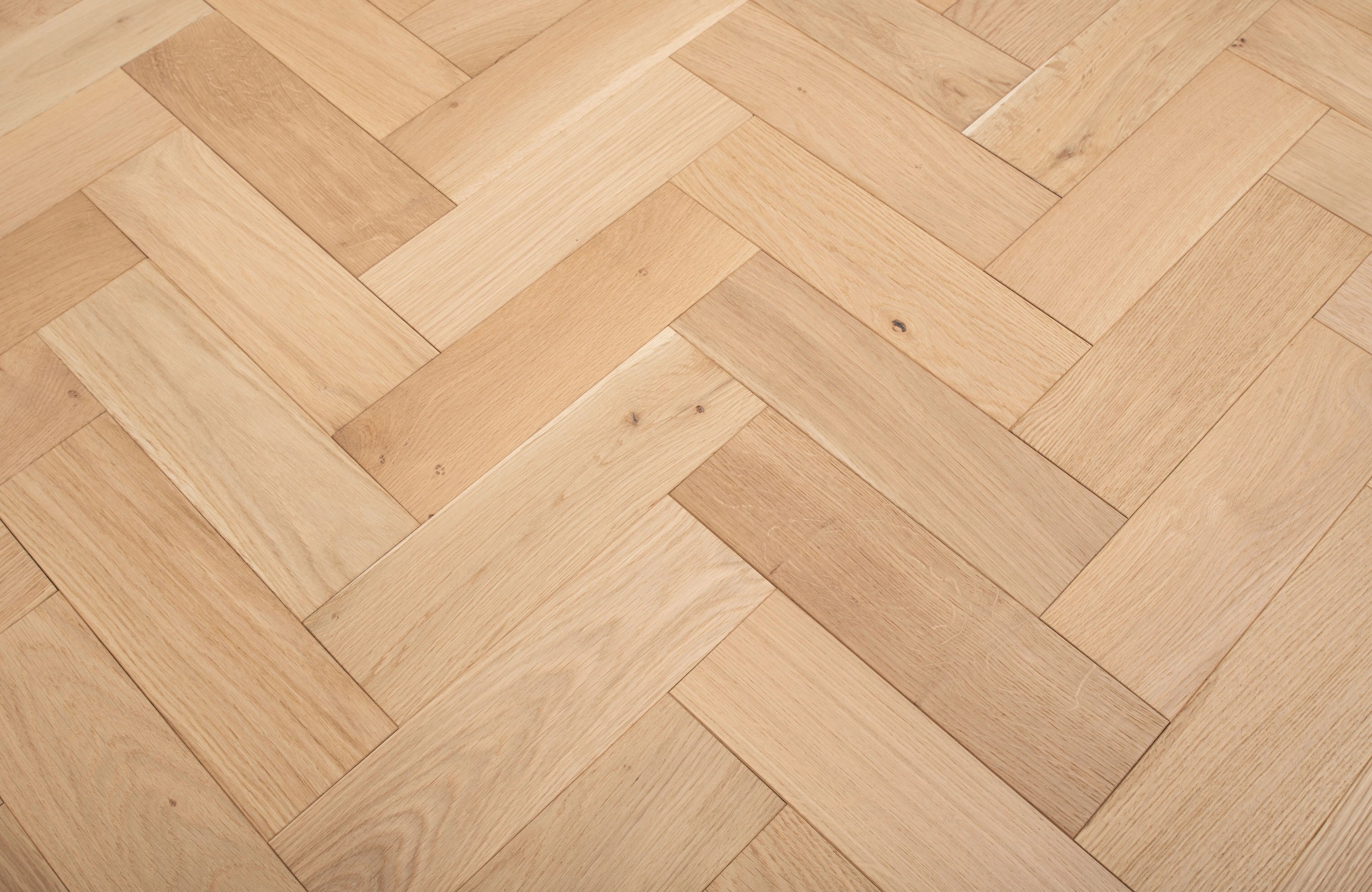 dartmoor-oak-herringbone-engineered-wood-flooring-1