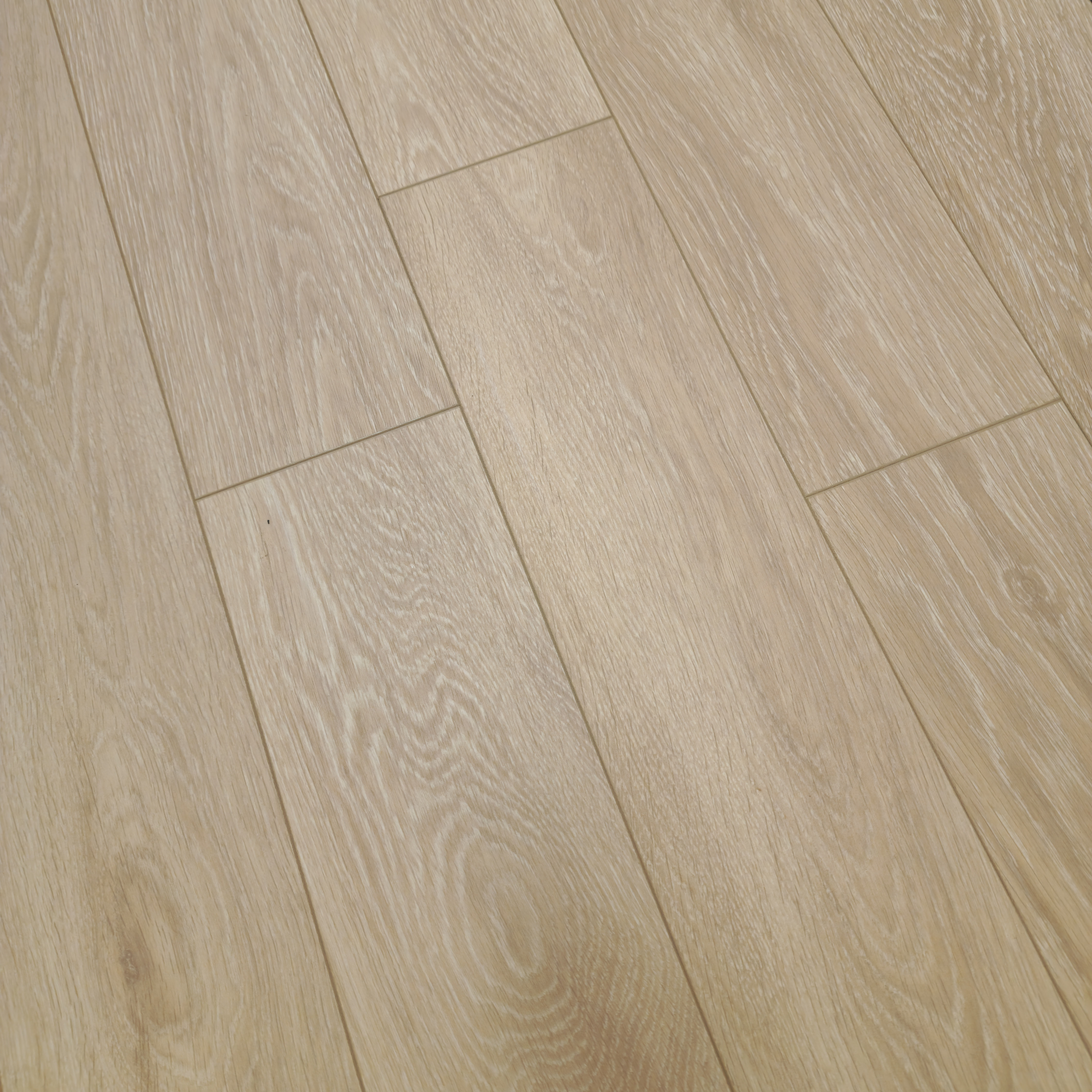 cool-heritage-oak-luxury-12mm-waterproof-laminate-flooring-3