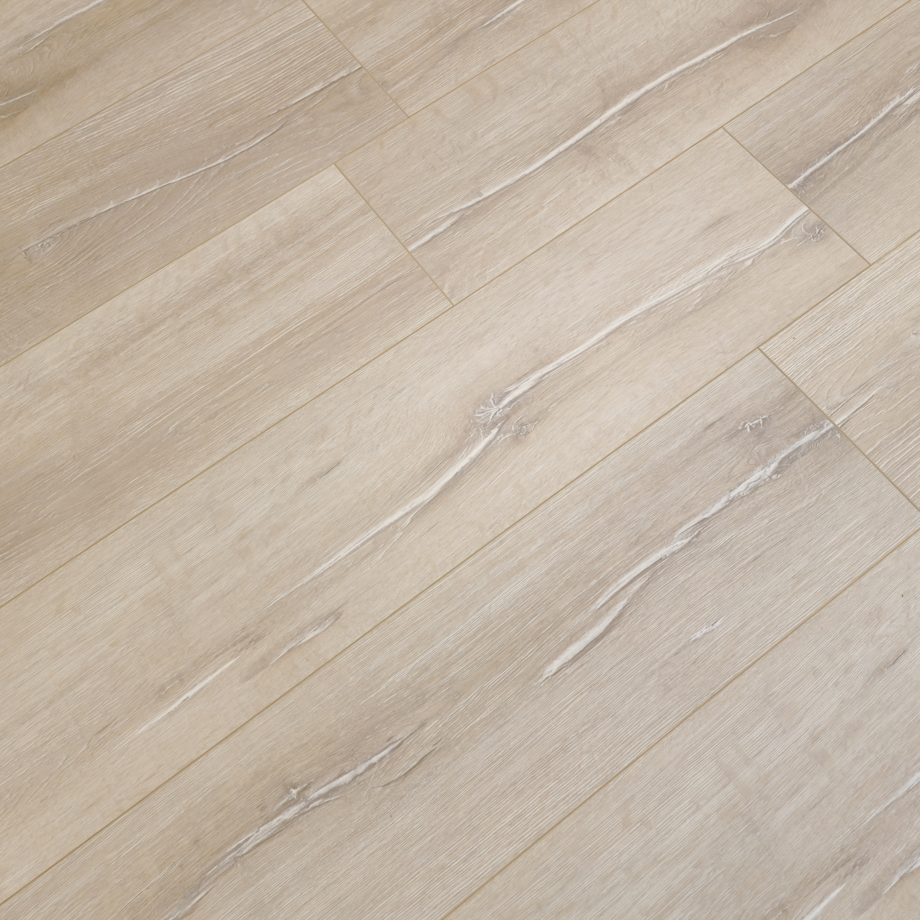 luma-oak-luxury-8mm-waterproof-laminate-flooring-14