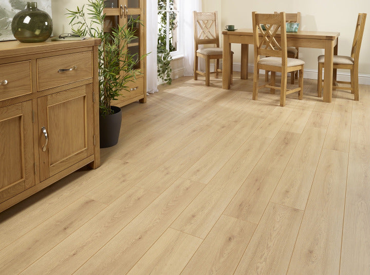 horizon-12mm-regal-oak-laminate-flooring-2