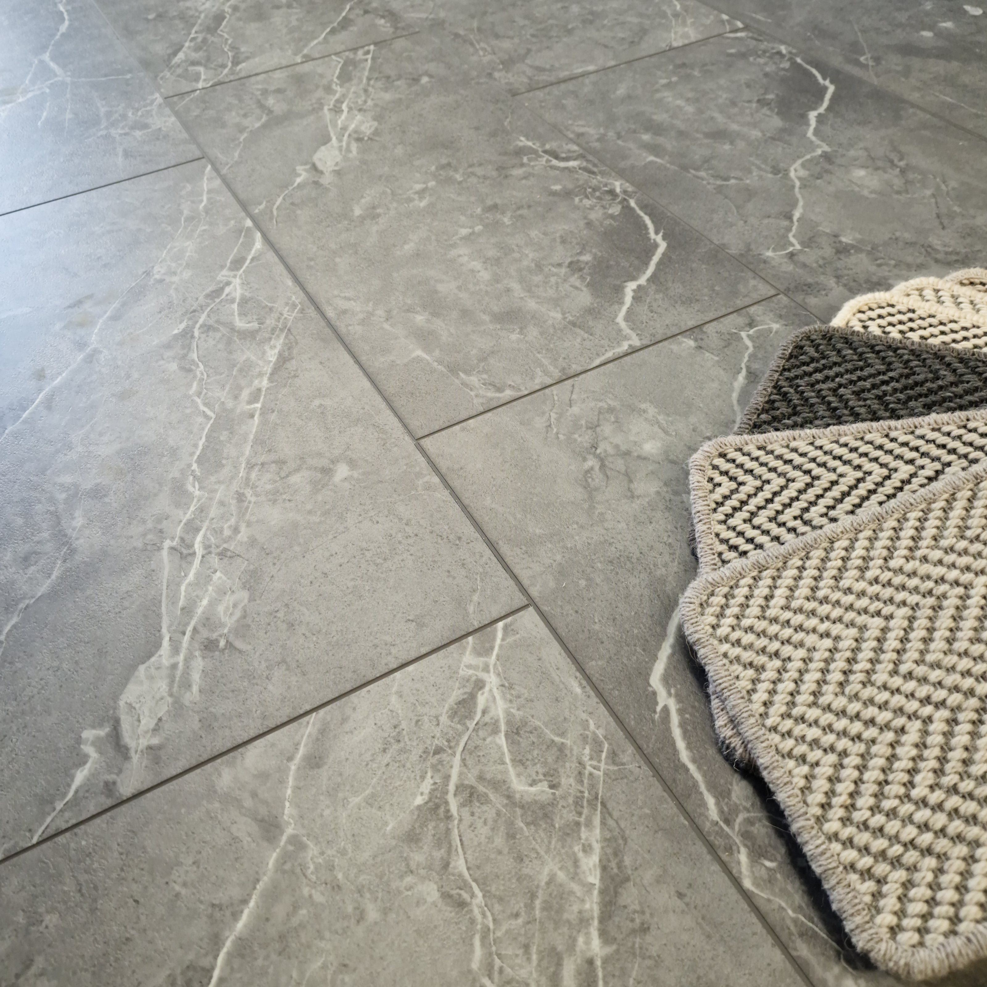 modena-smoke-oak-plank-lvt-rigid-core-spc-click-luxury-vinyl-tile-flooring-13