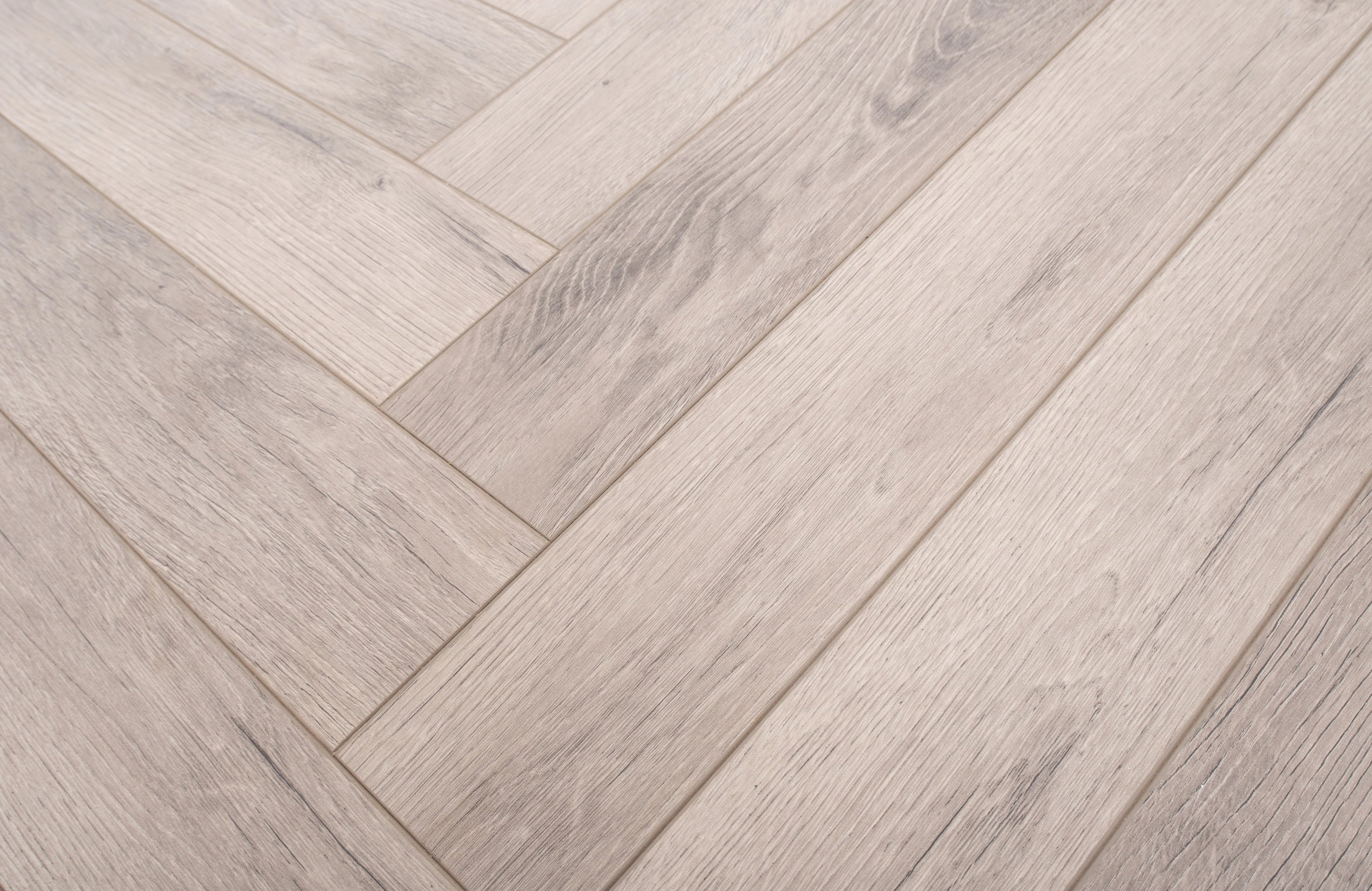 kingsley-8mm-grey-oak-herringbone-laminate-flooring-4