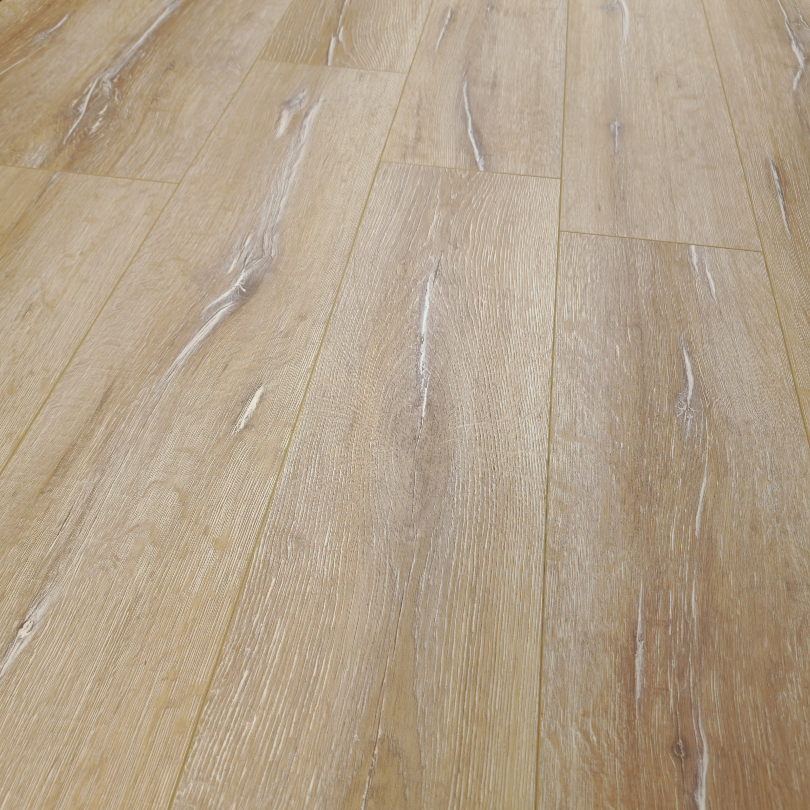 sunlit-oak-luxury-8mm-waterproof-laminate-flooring-11