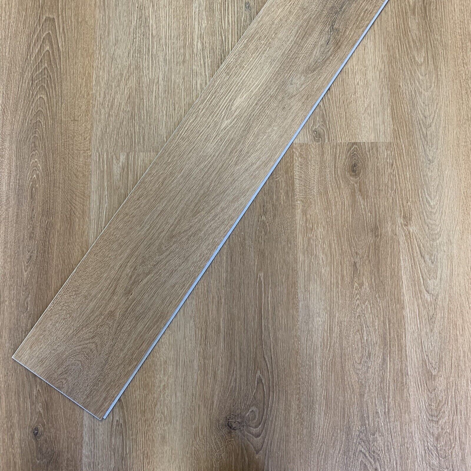 rustic-oak-plank-luxury-vinyl-tile-flooring-waterproof-rigid-core-spc-click-lvt-4