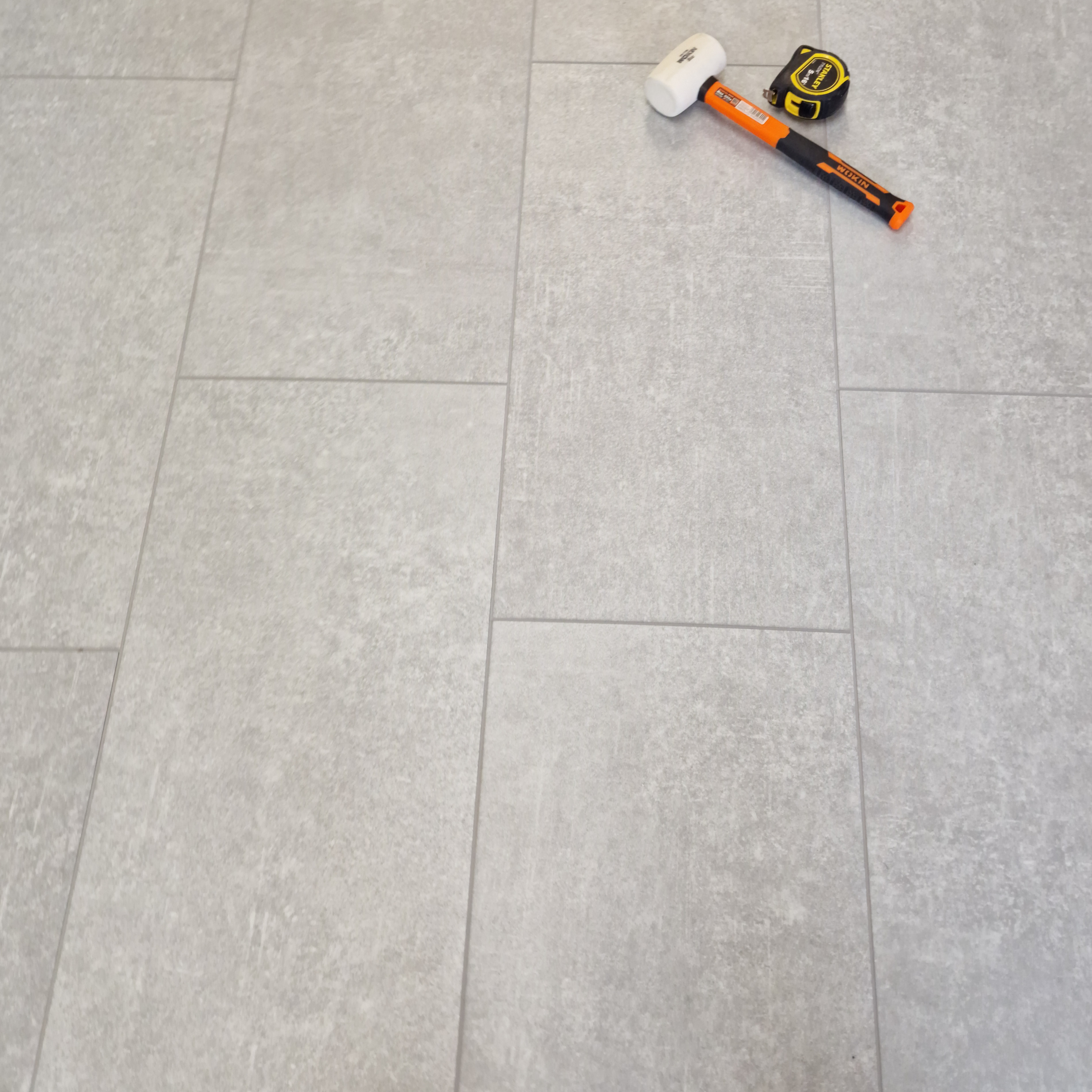 modena-silverstone-oak-plank-lvt-rigid-core-spc-click-luxury-vinyl-tile-flooring-5